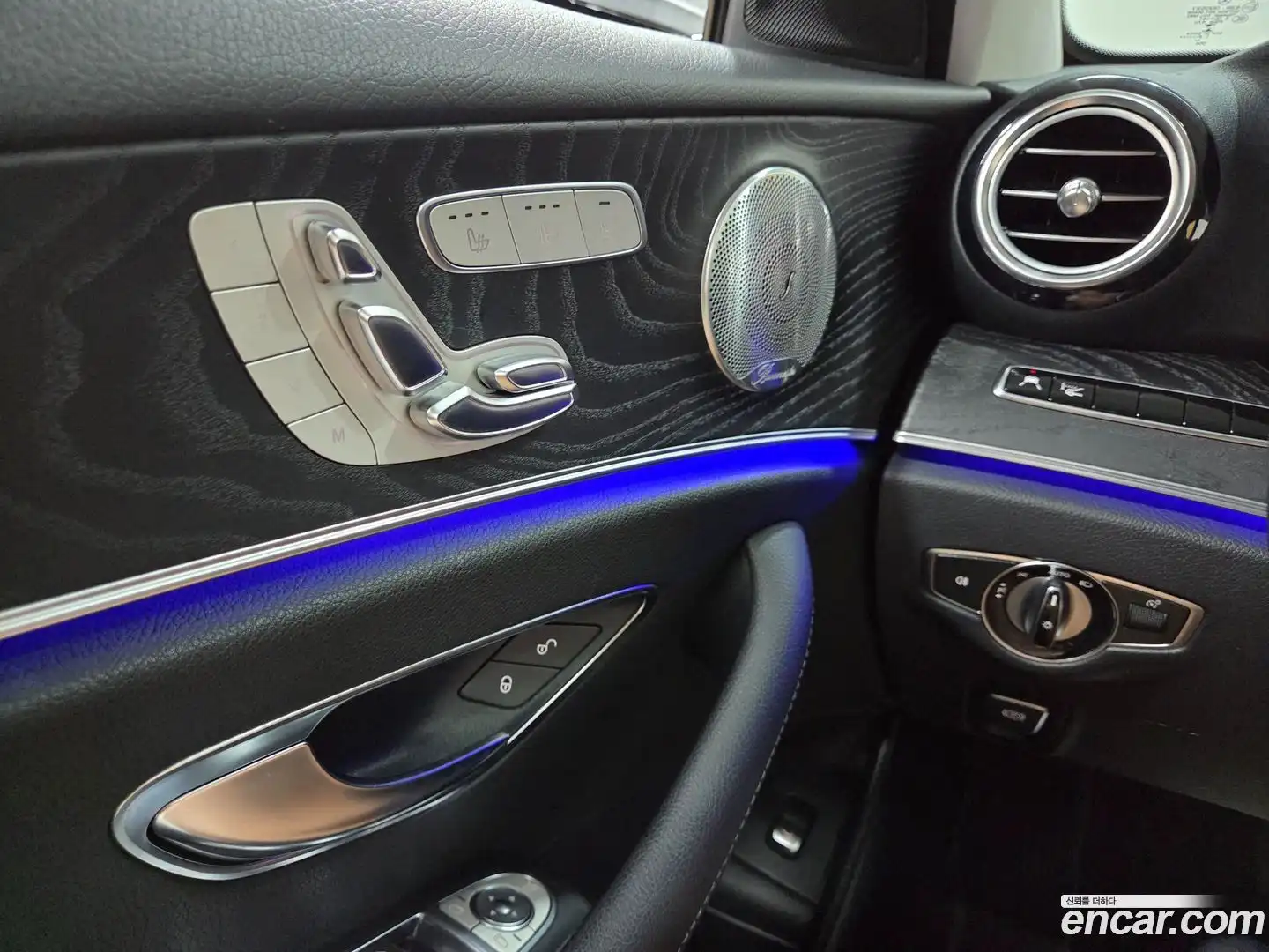 E-Class Mercedes-Benz 2018.9-OPTION-019