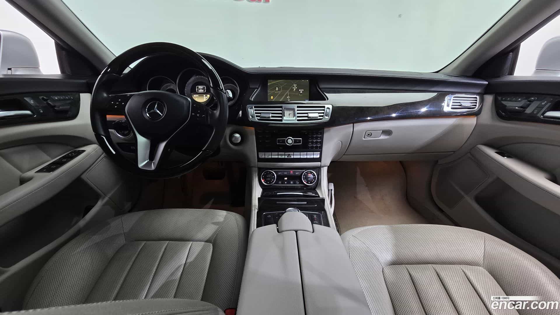 CLS-Class Mercedes-Benz 2011.8-INNER-007