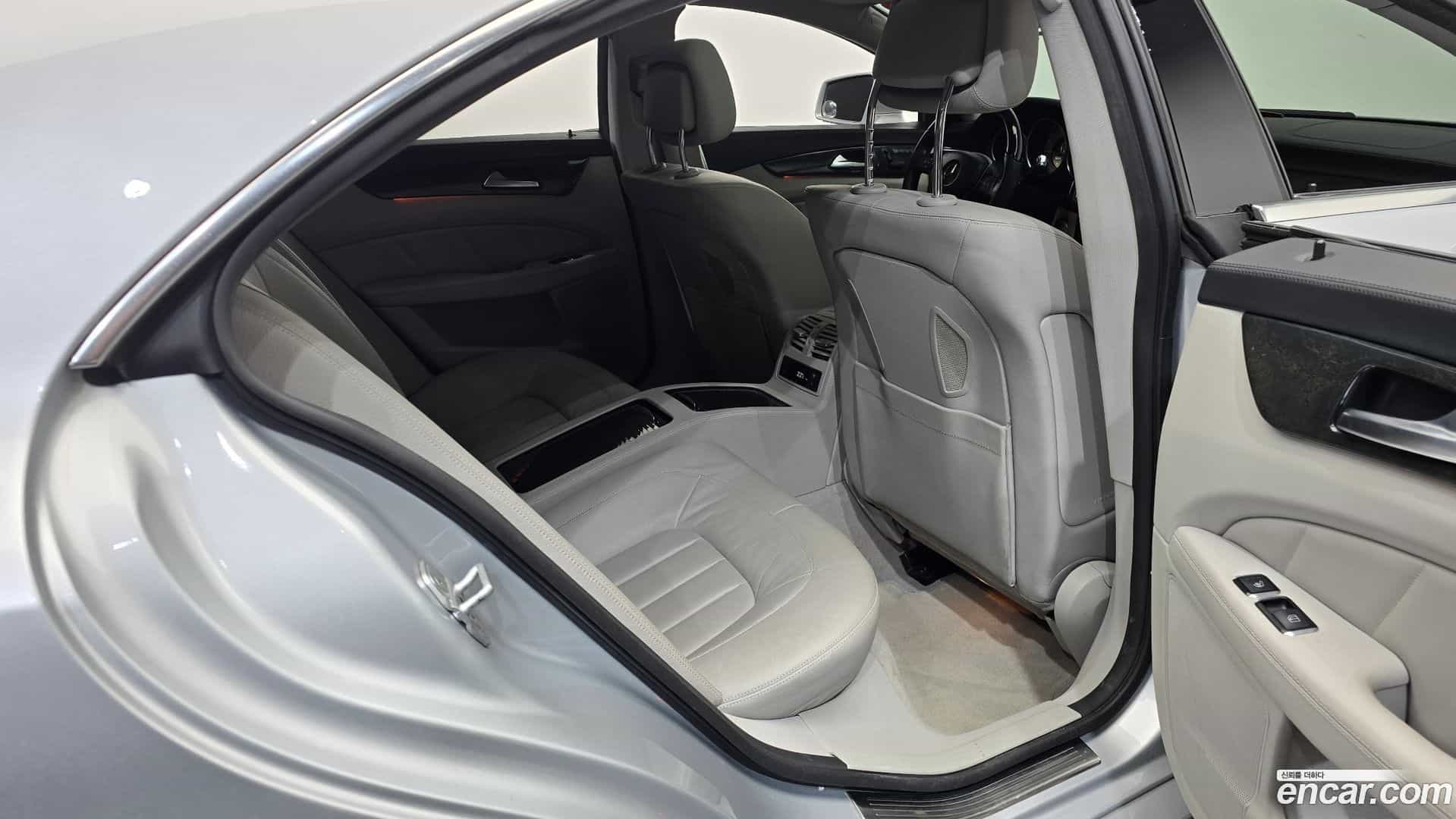 CLS-Class Mercedes-Benz 2011.8-OPTION-015