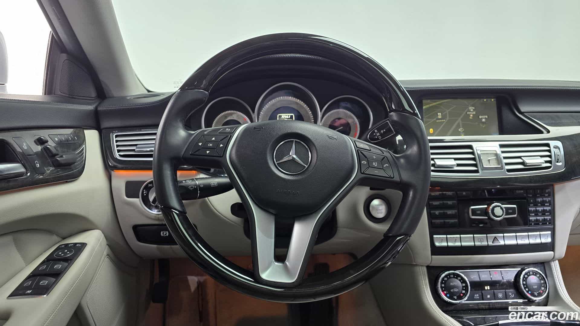 CLS-Class Mercedes-Benz 2011.8-OPTION-017