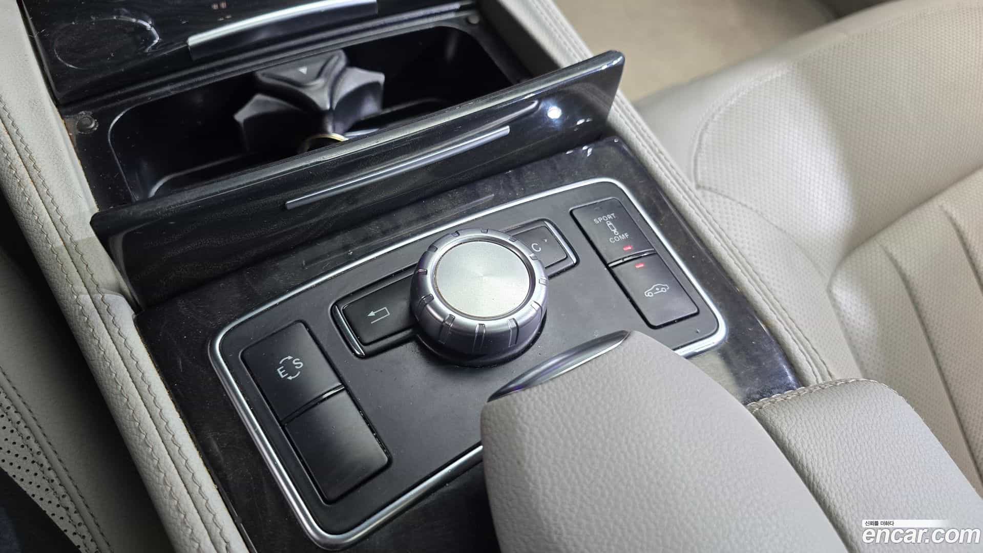 CLS-Class Mercedes-Benz 2011.8-OPTION-023