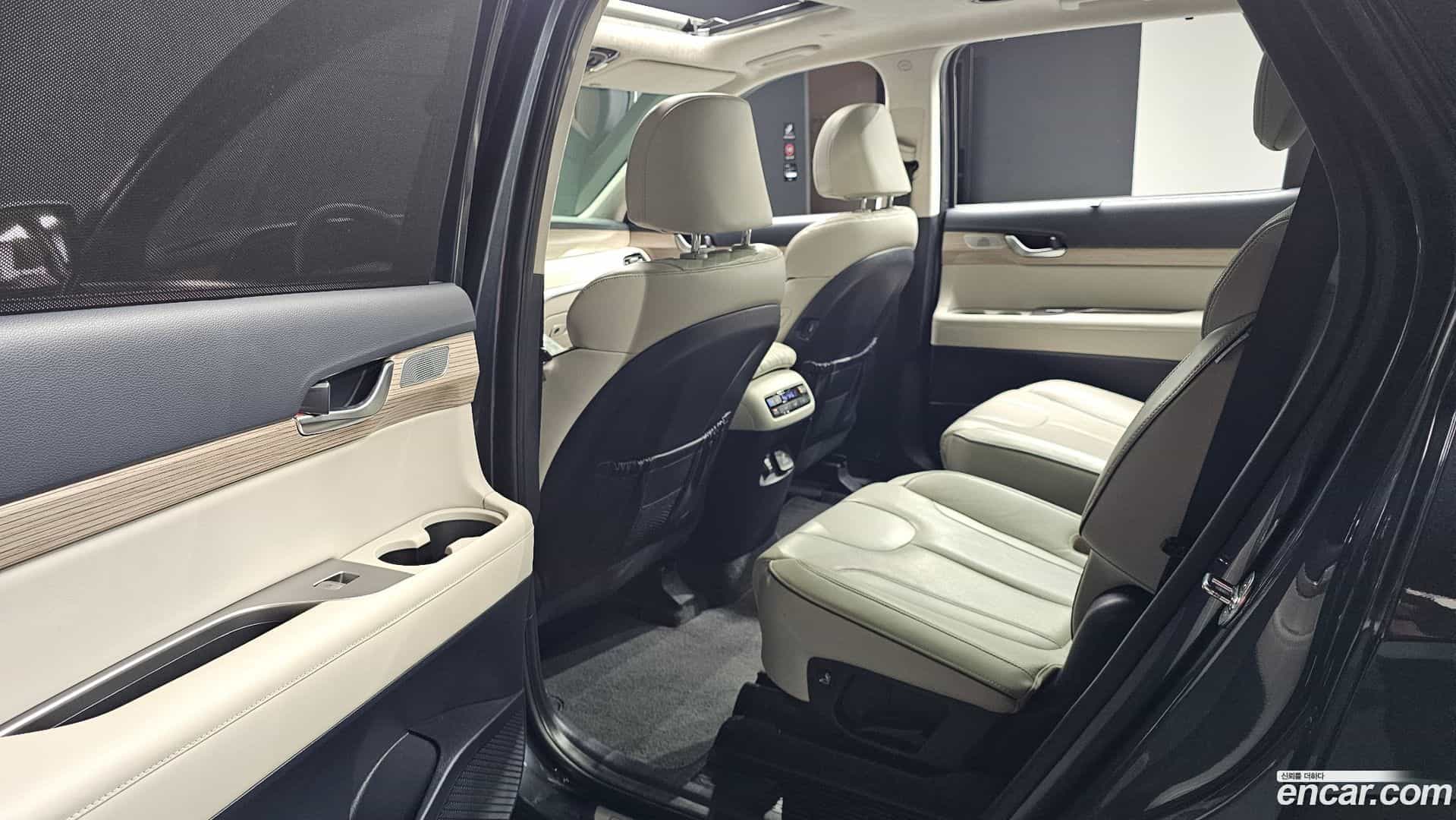 Palisade Hyundai 2019.0-INNER-036