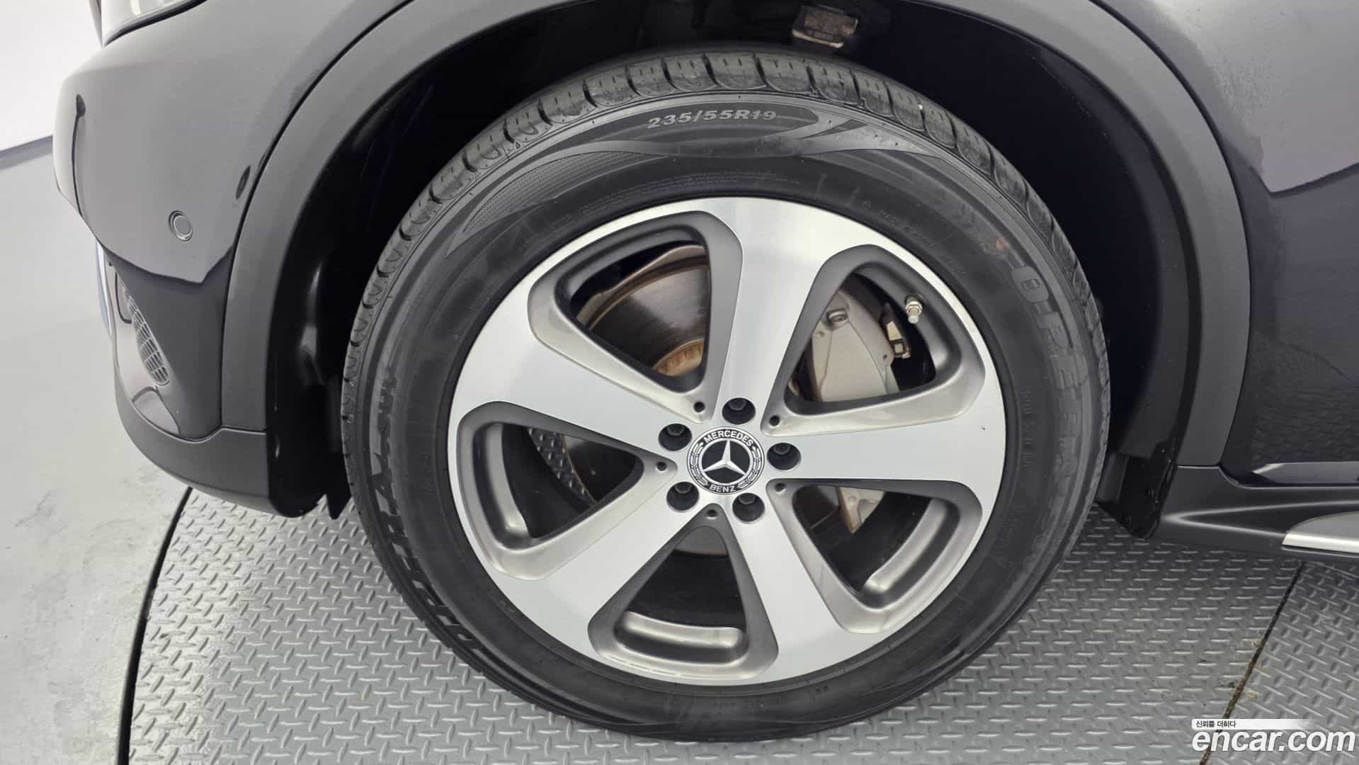 GLC-Class Mercedes-Benz 2019.9-OUTER-005