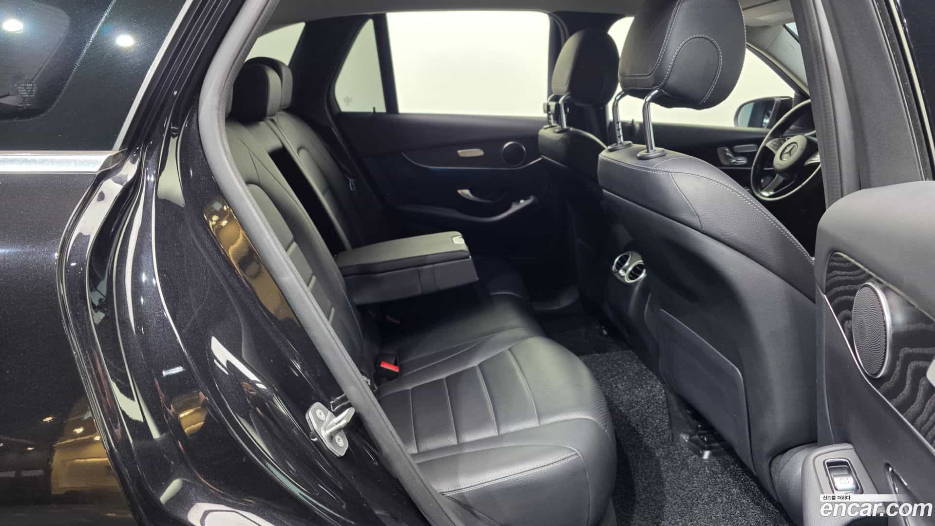 GLC-Class Mercedes-Benz 2019.9-OPTION-016