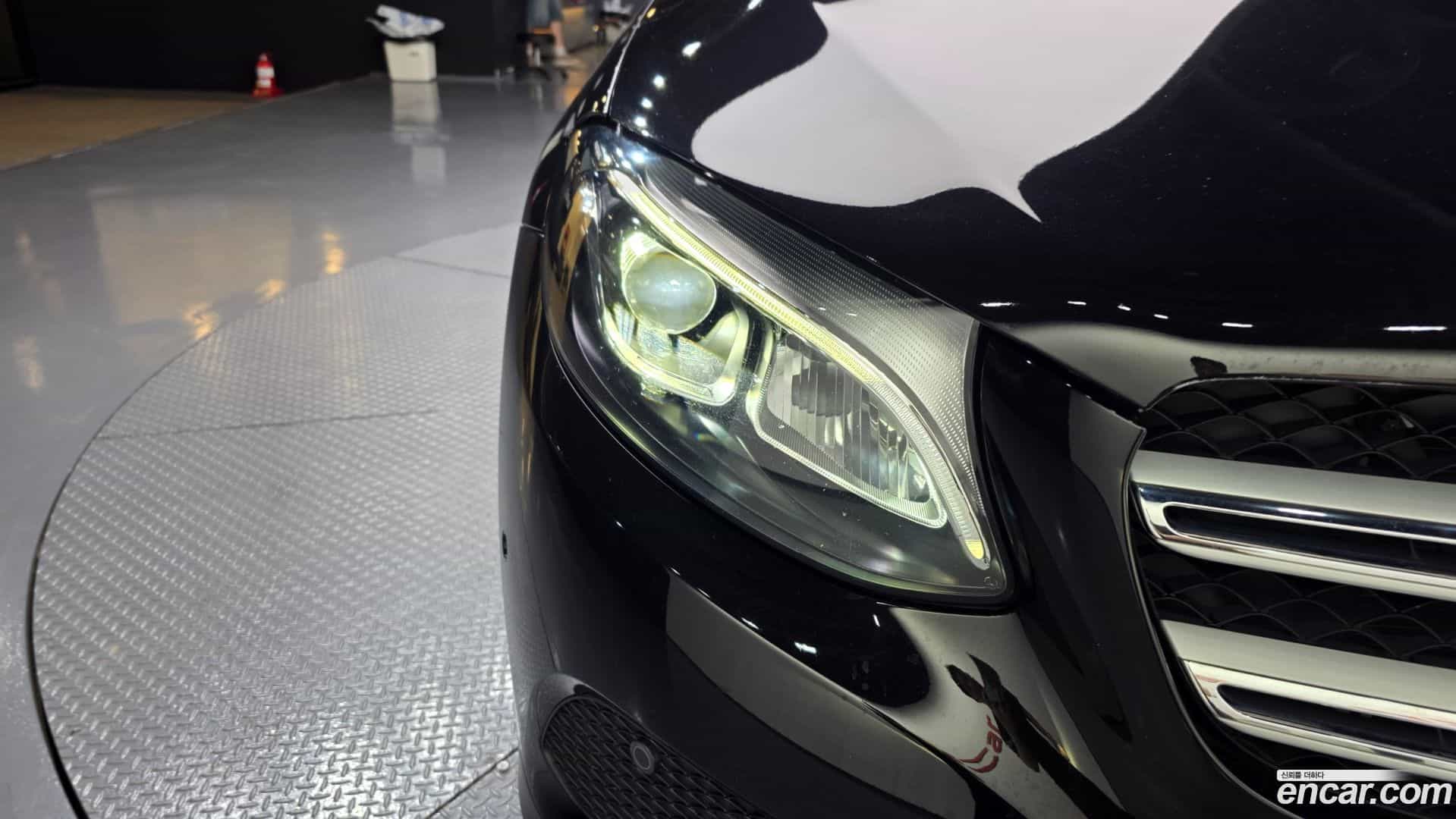 GLC-Class Mercedes-Benz 2019.9-OUTER-032