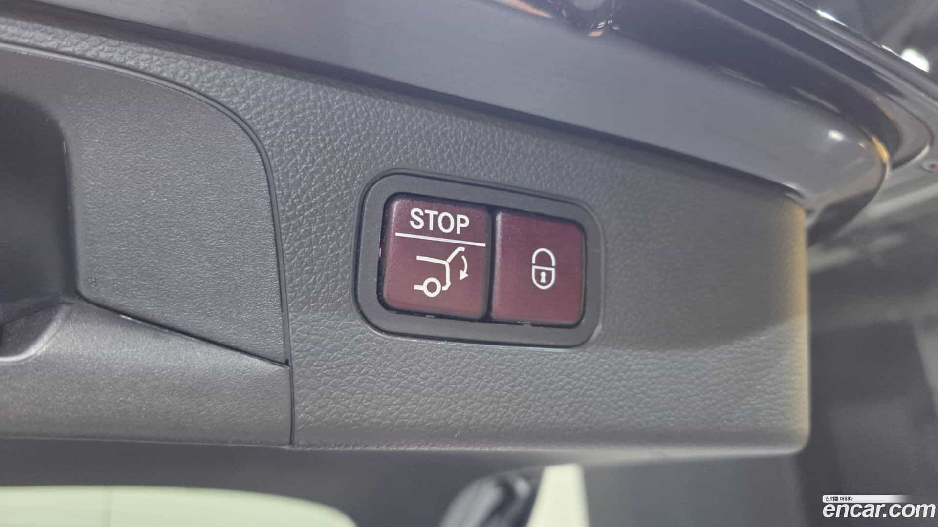 GLC-Class Mercedes-Benz 2019.9-OPTION-048