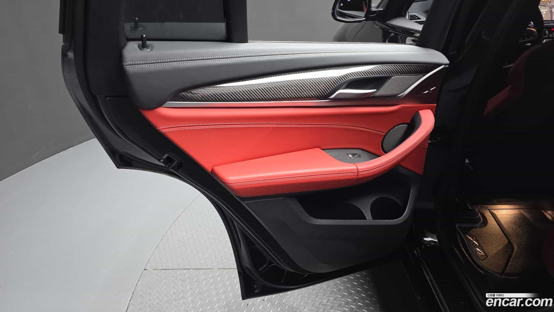 X4M BMW 2022.5-INNER-035