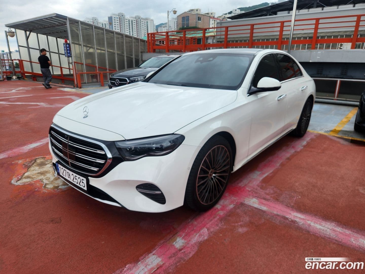 Main__Slider__Photo:E-Class Mercedes-Benz 2024.9-0