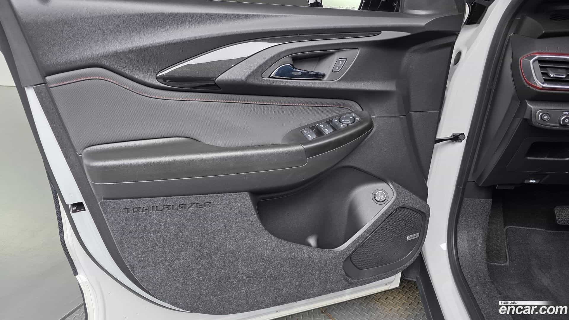 Trailblazer Chevrolet 2023.2-INNER-034