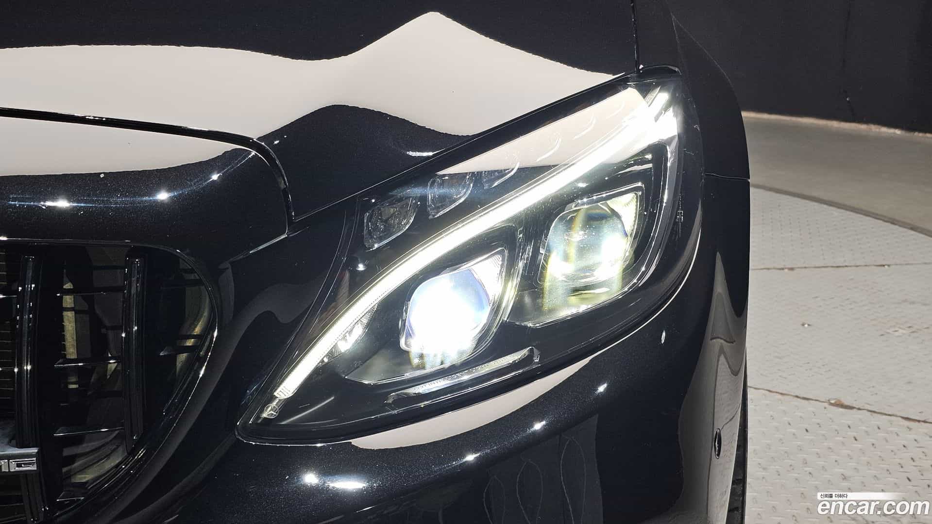 C-Class Mercedes-Benz 2017.6-OUTER-032