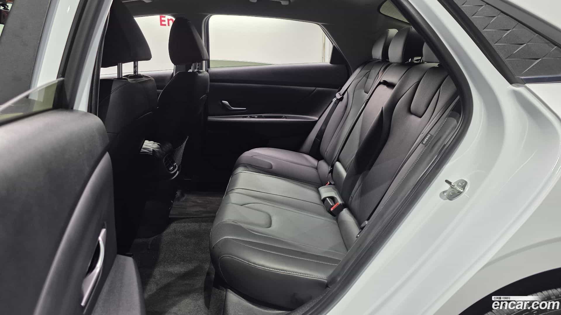 AVANTE Hyundai 2023.10-OPTION-015
