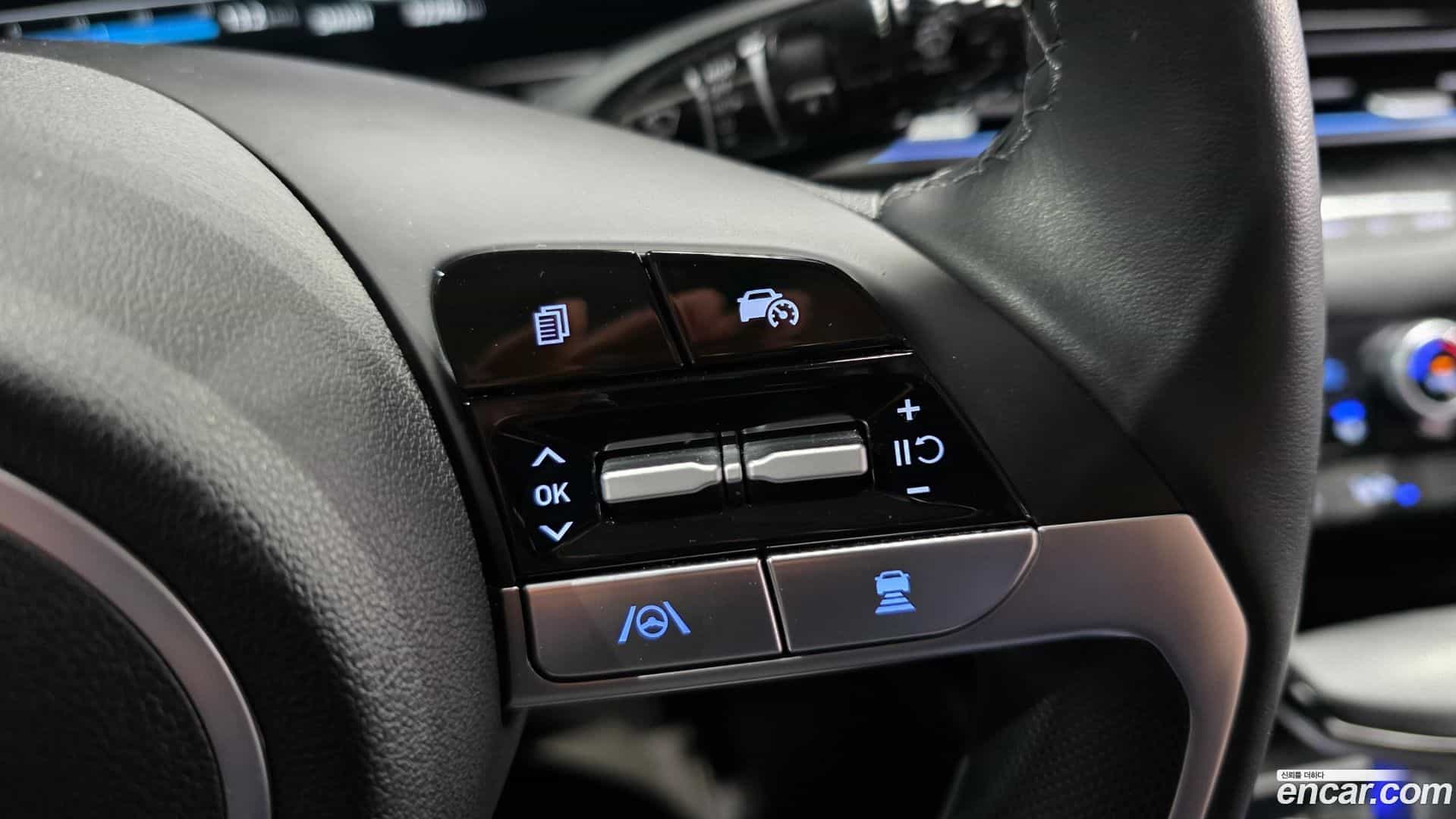 AVANTE Hyundai 2023.10-OPTION-018
