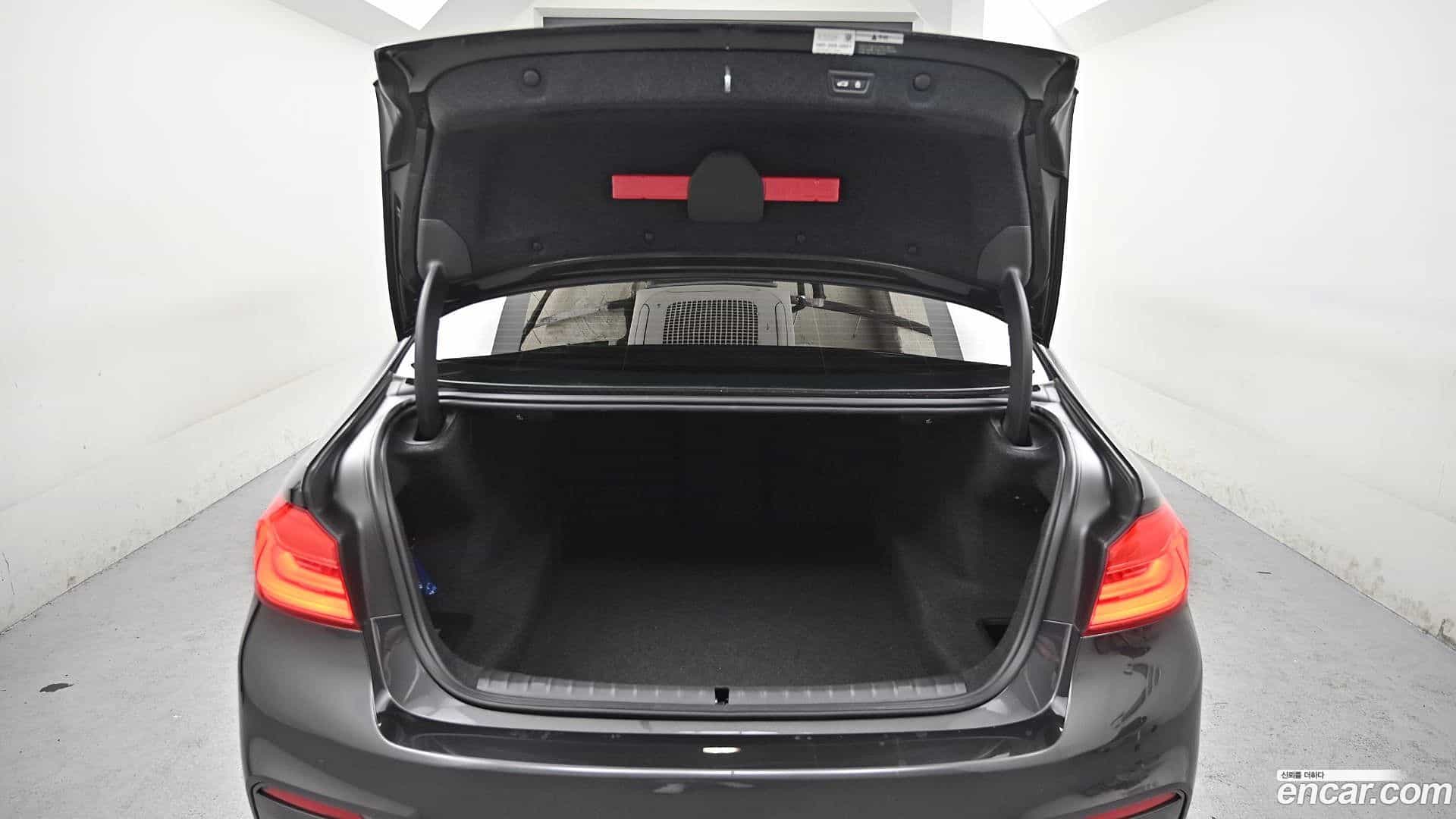 5-Series BMW 2019.10-INNER-009