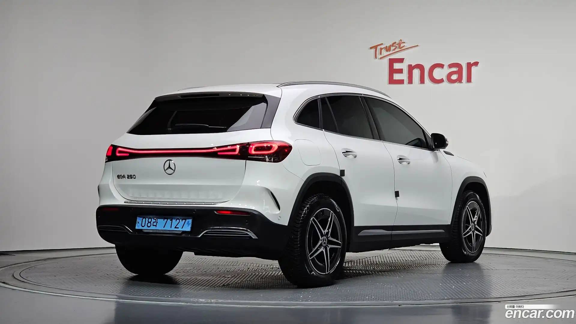 EQA Mercedes-Benz 2023.2-OUTER-002