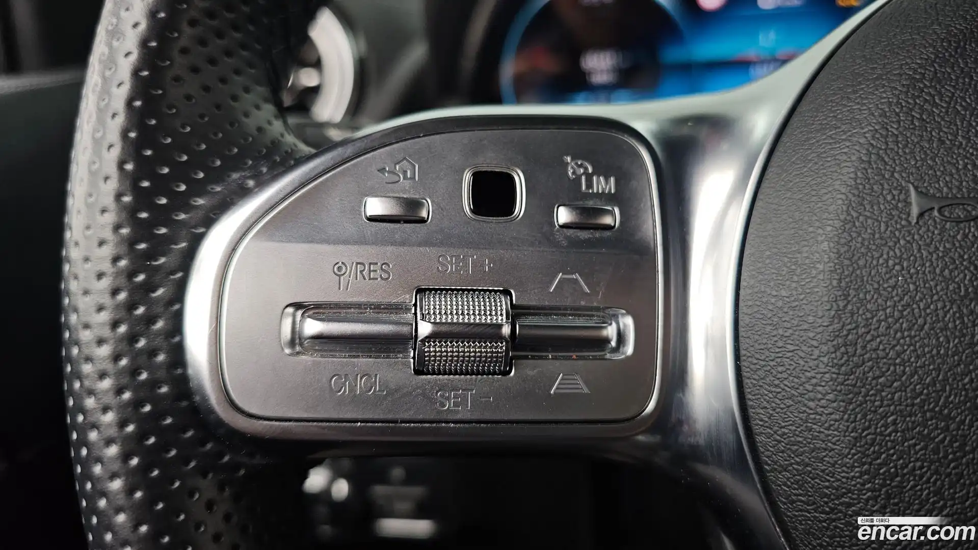 EQA Mercedes-Benz 2023.2-OPTION-042
