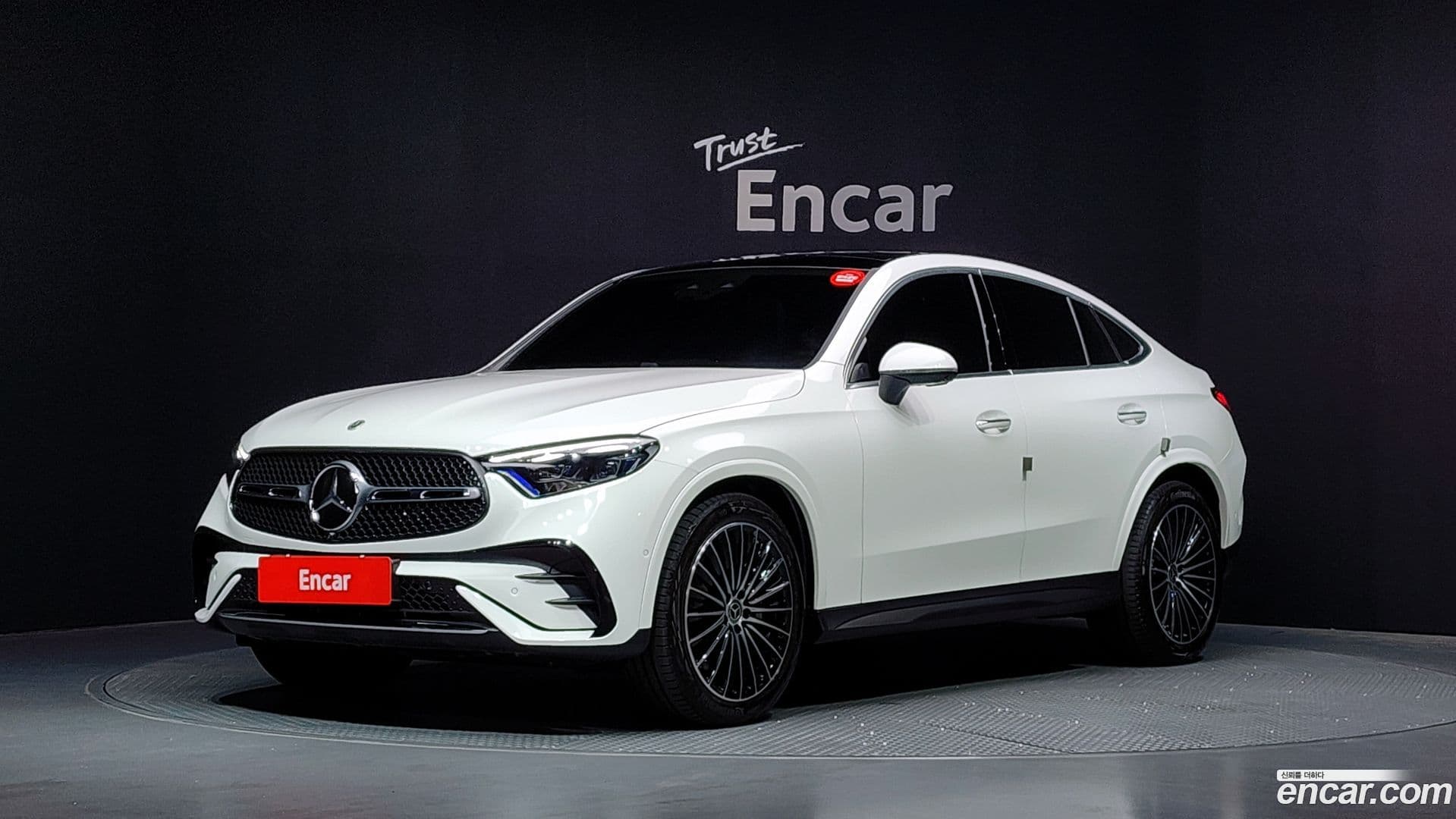 Main__Slider__Photo:GLC-Class Mercedes-Benz 2025.9-0