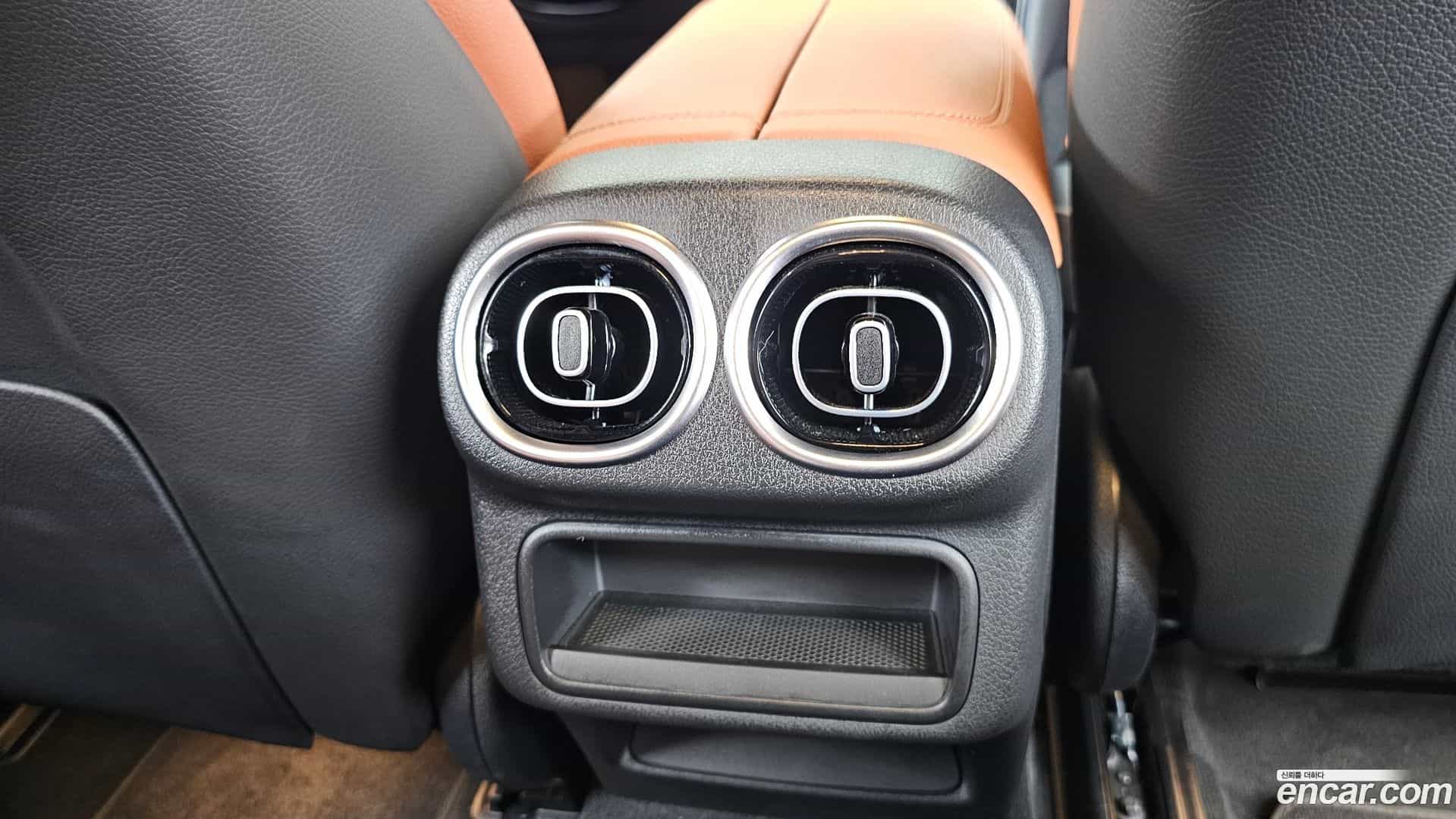 GLC-Class Mercedes-Benz 2025.9-OPTION-044