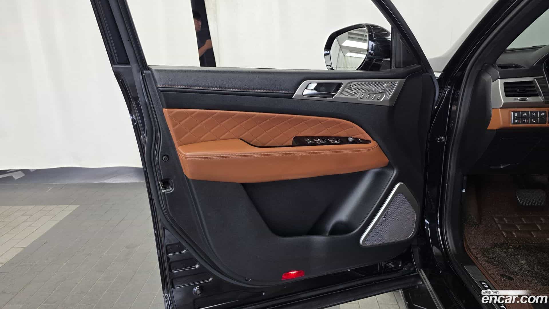 Rexton KG Mobility 2018.0-INNER-034