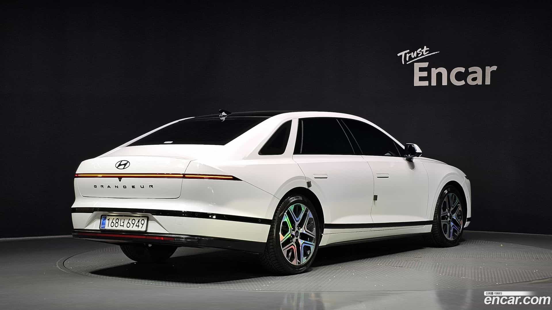 Grandeur Hyundai 2023.0-OUTER-002