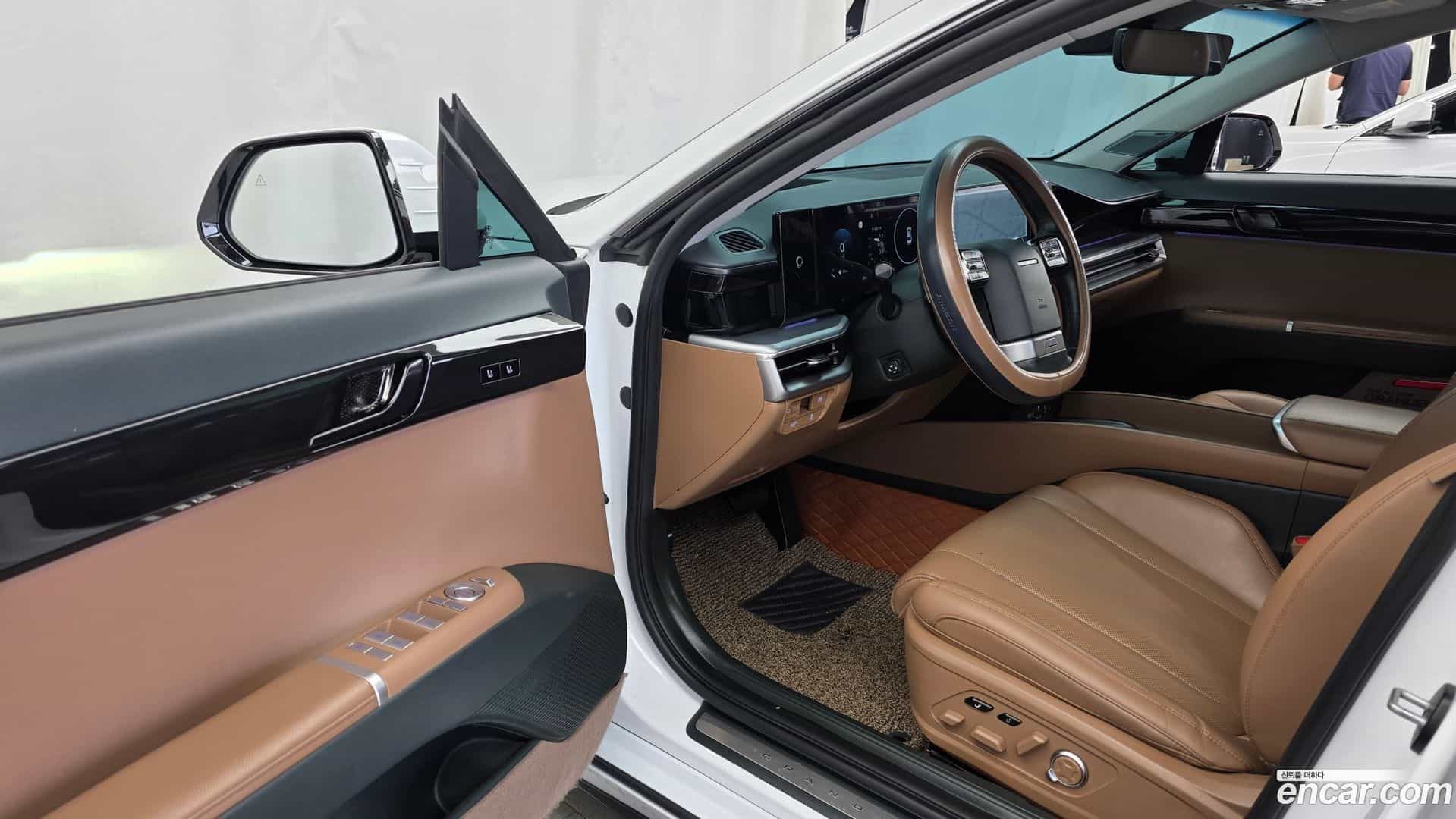 Grandeur Hyundai 2023.0-INNER-010