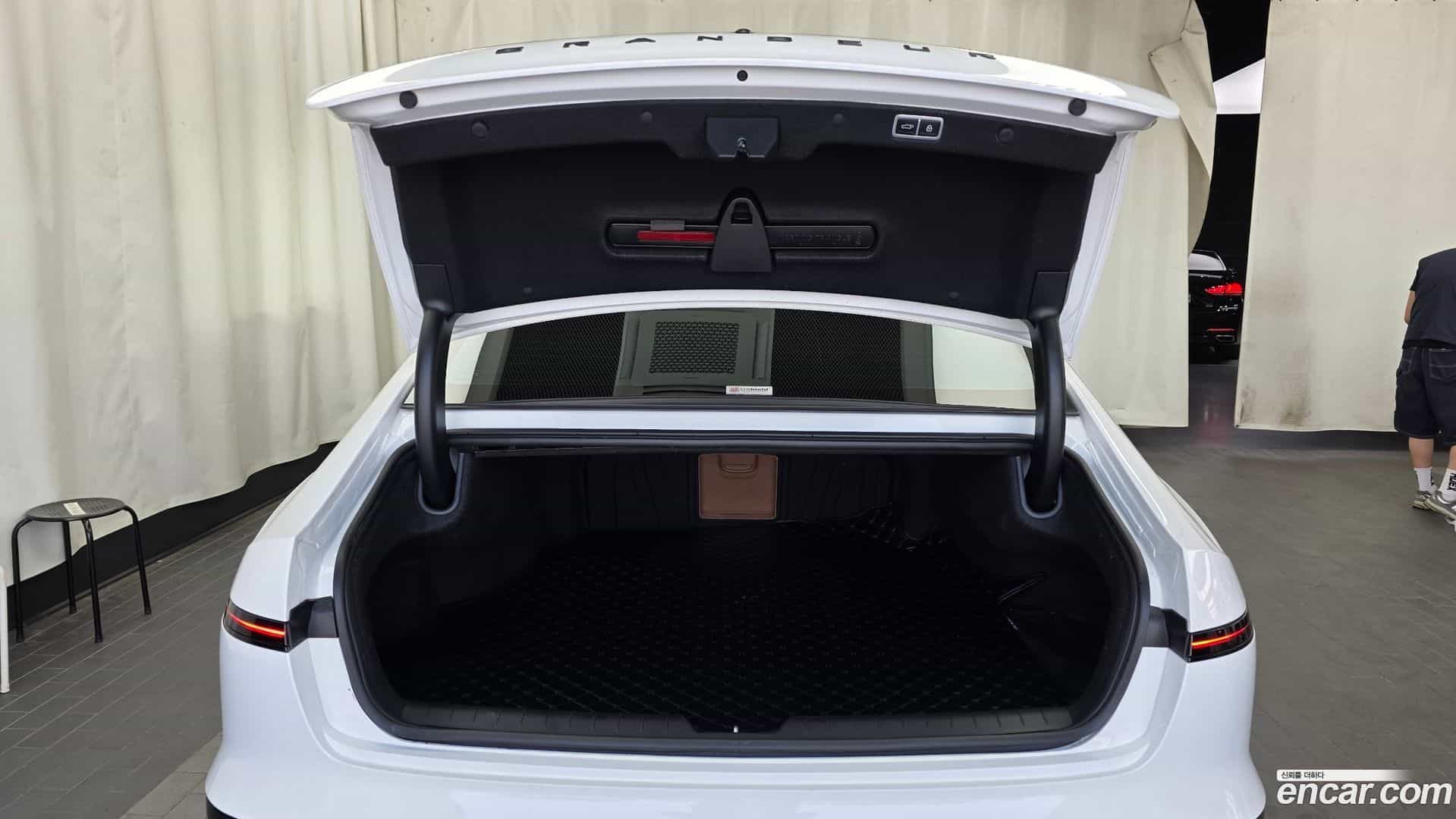 Grandeur Hyundai 2023.0-OPTION-024