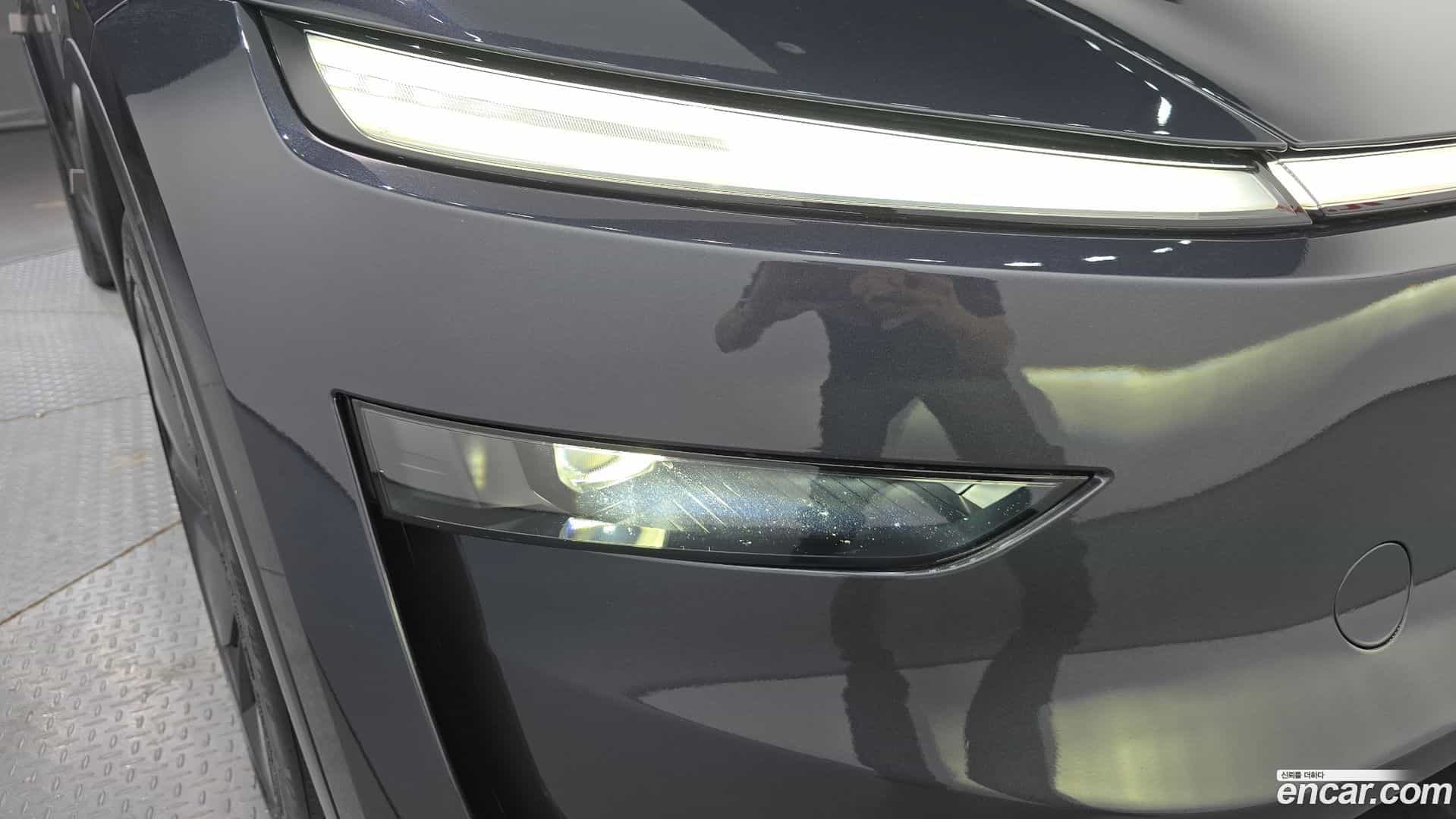 Model Y Tesla 2025.10-OUTER-032