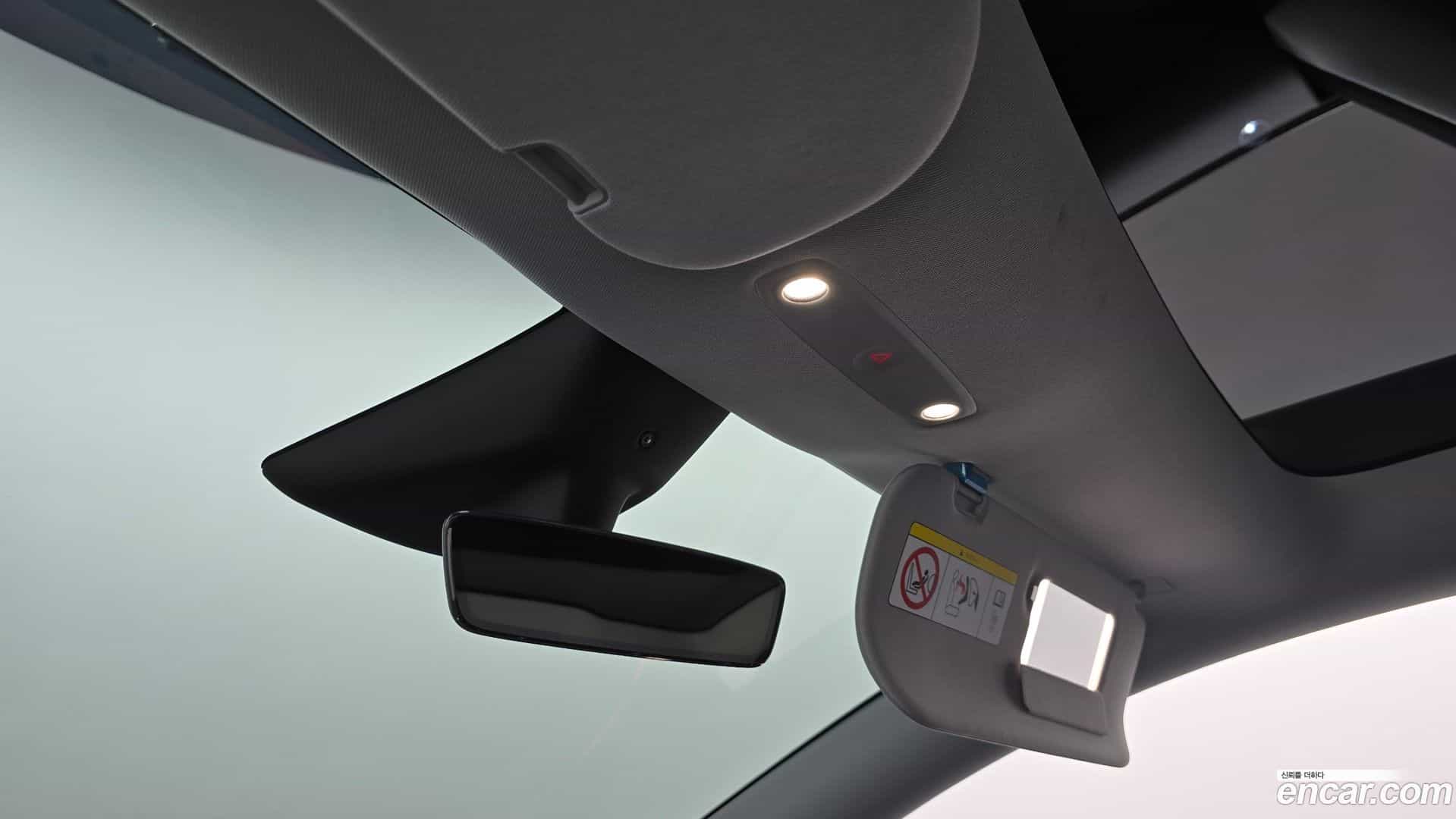 Model Y Tesla 2025.10-OPTION-042
