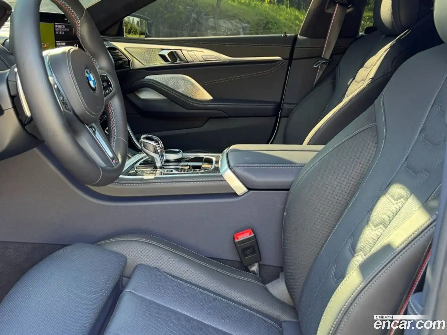 8-Series BMW 2025.9-INNER-010