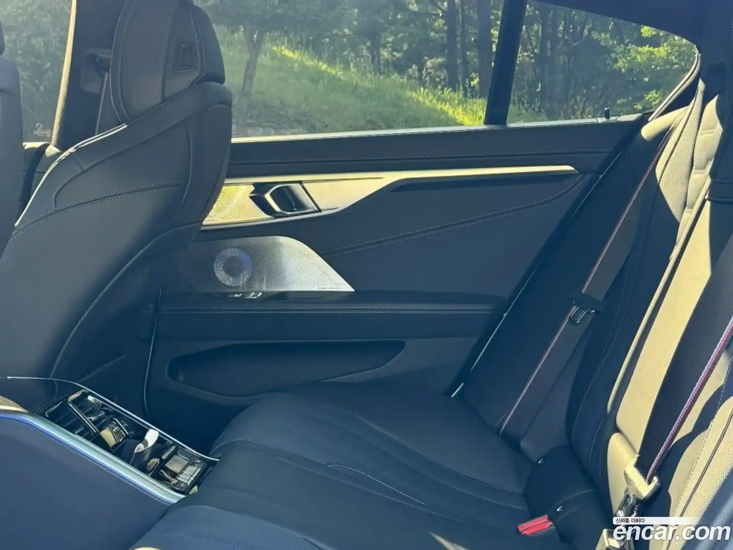 8-Series BMW 2025.9-OPTION-019