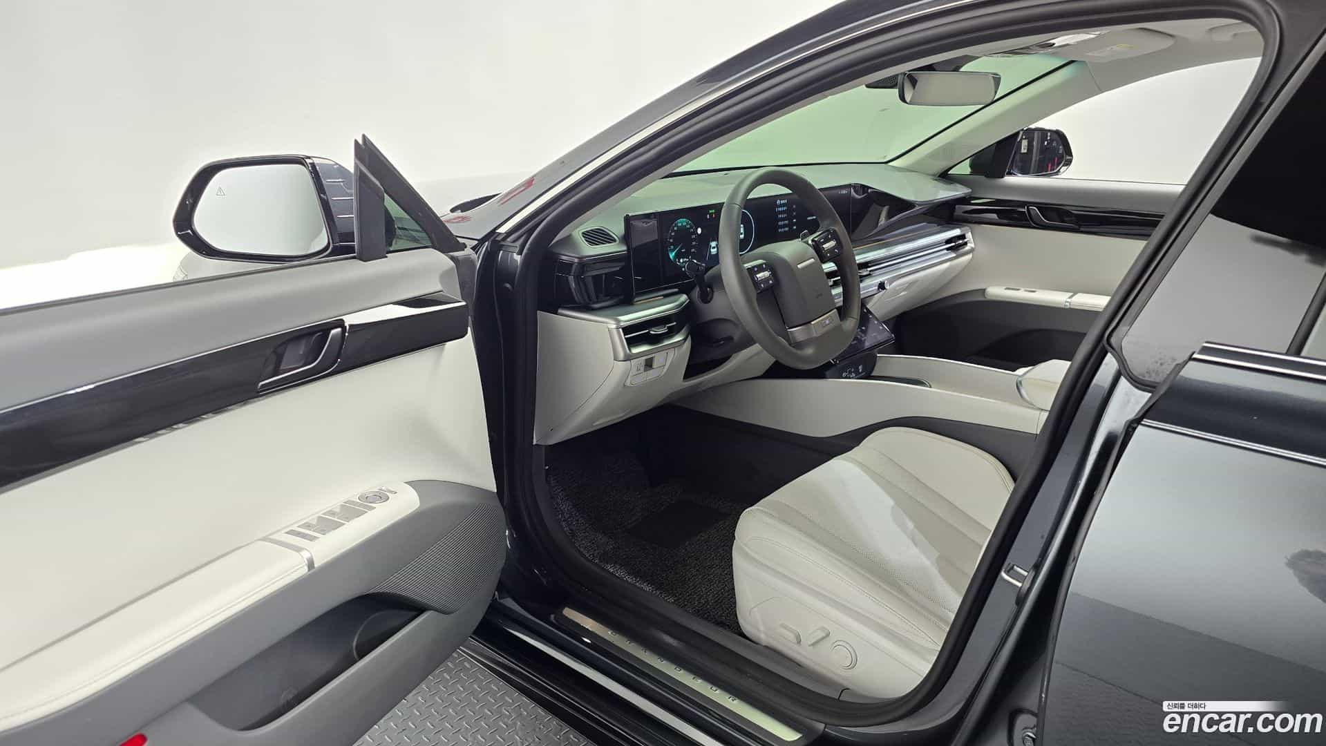 Grandeur Hyundai 2023.0-INNER-010