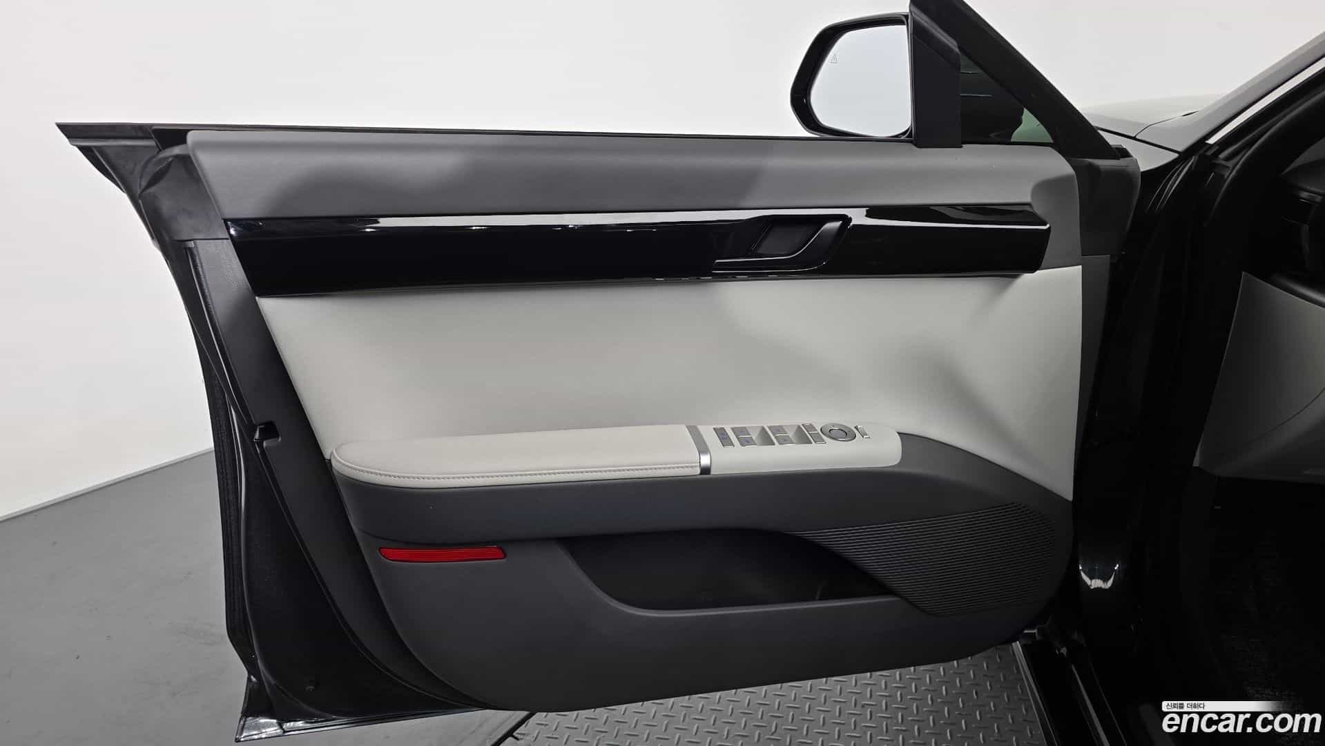 Grandeur Hyundai 2023.0-INNER-034