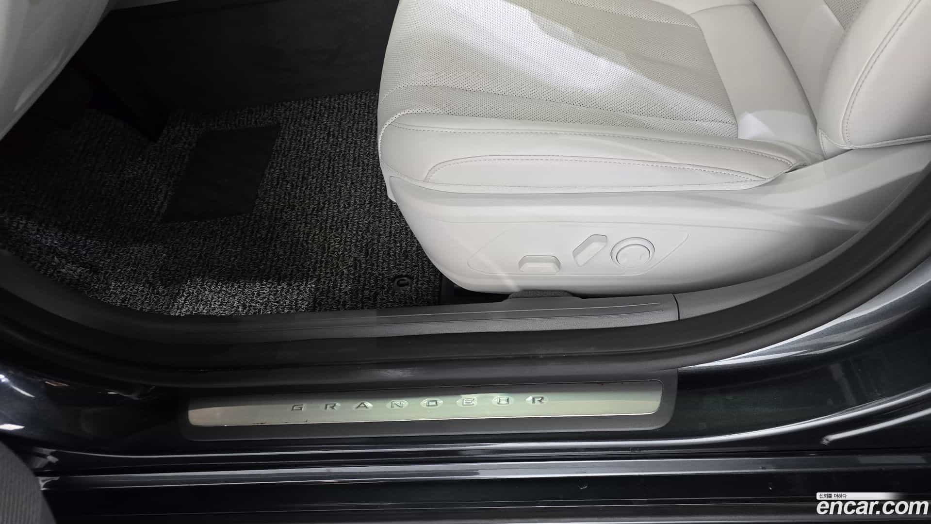 Grandeur Hyundai 2023.0-OPTION-041