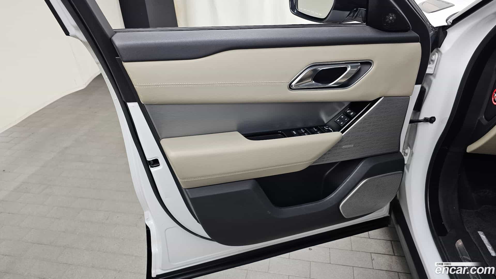 Range Rover Velar Land Rover 2018.3-INNER-034