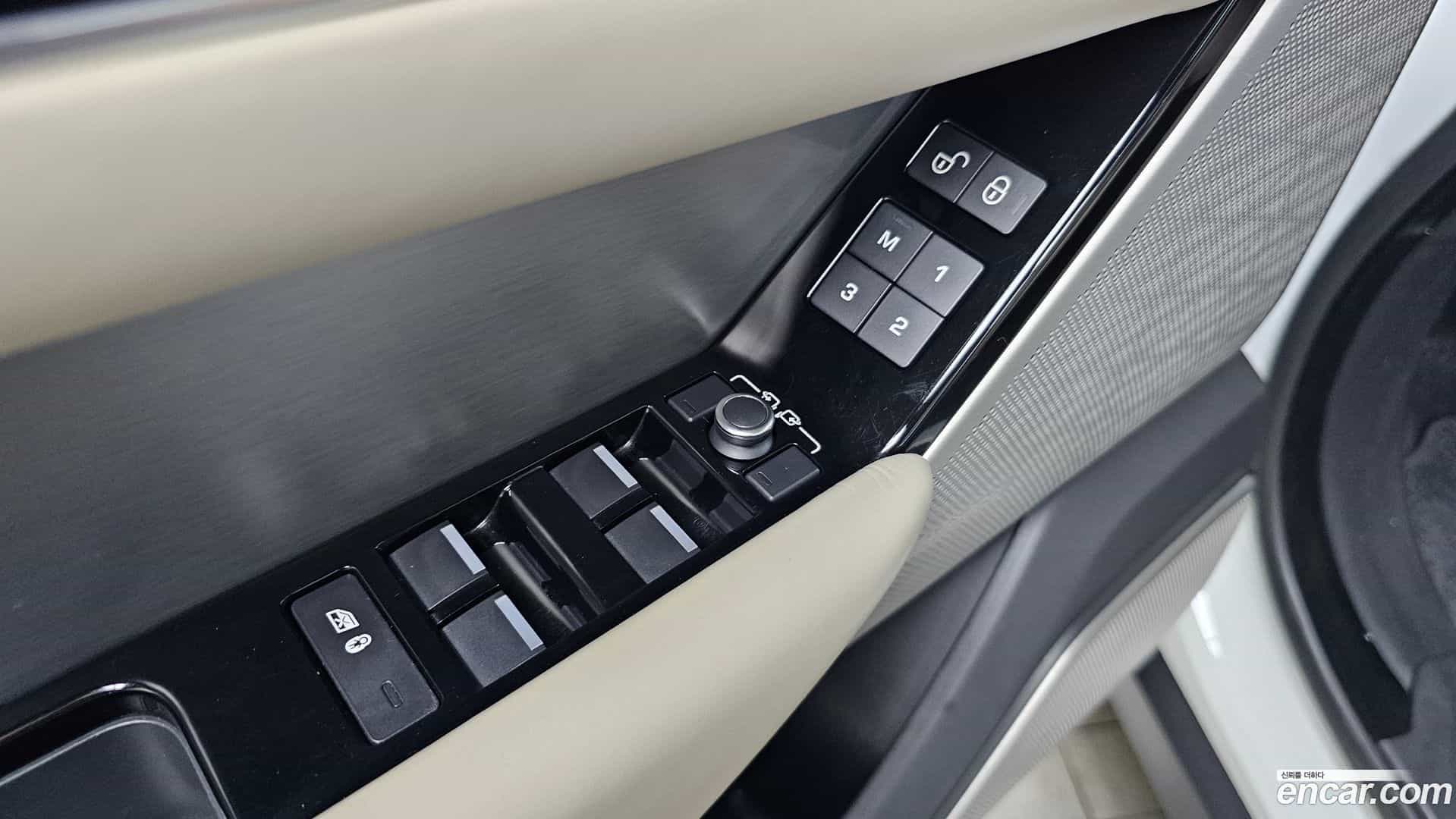Range Rover Velar Land Rover 2018.3-OPTION-047