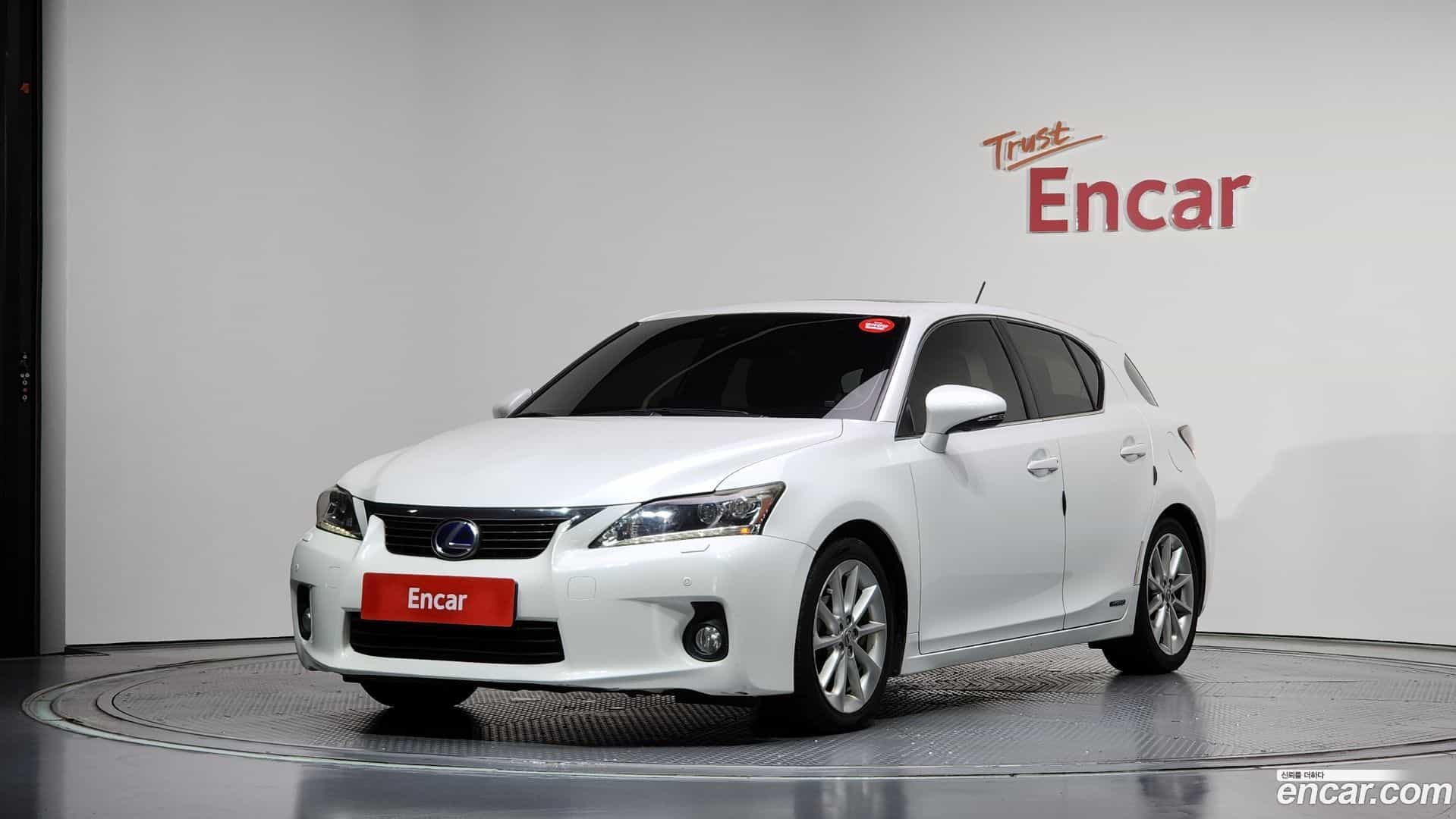 CT200h Lexus 2011.9-OUTER-001