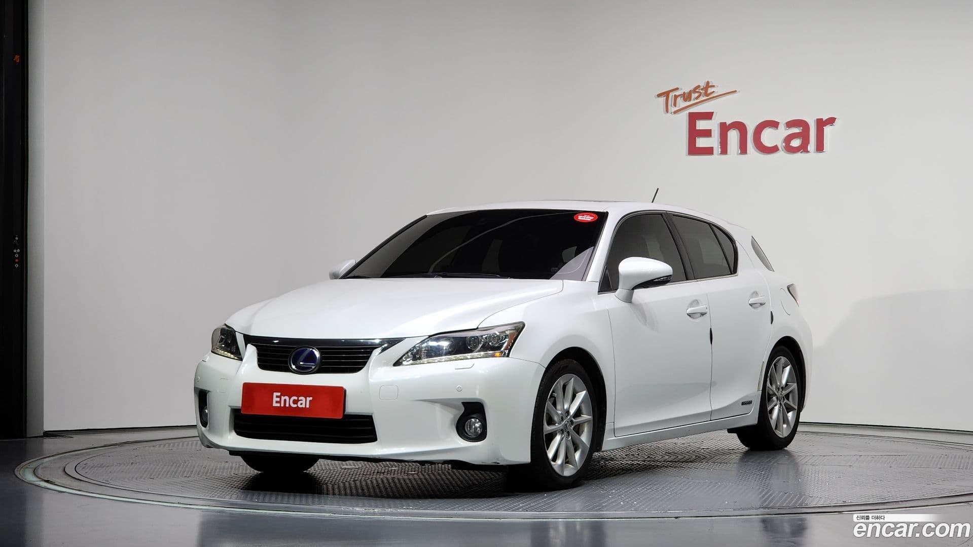 Main__Slider__Photo:CT200h Lexus 2011.9-0