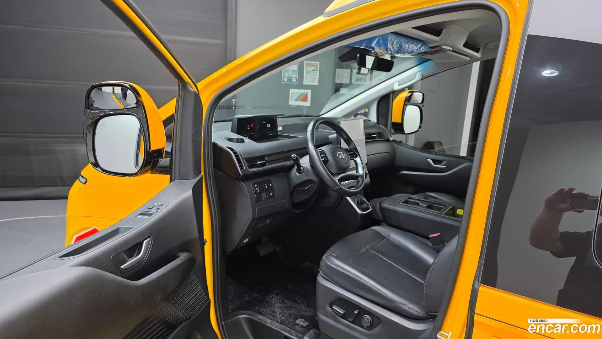 Staria Hyundai 2024.1-INNER-010
