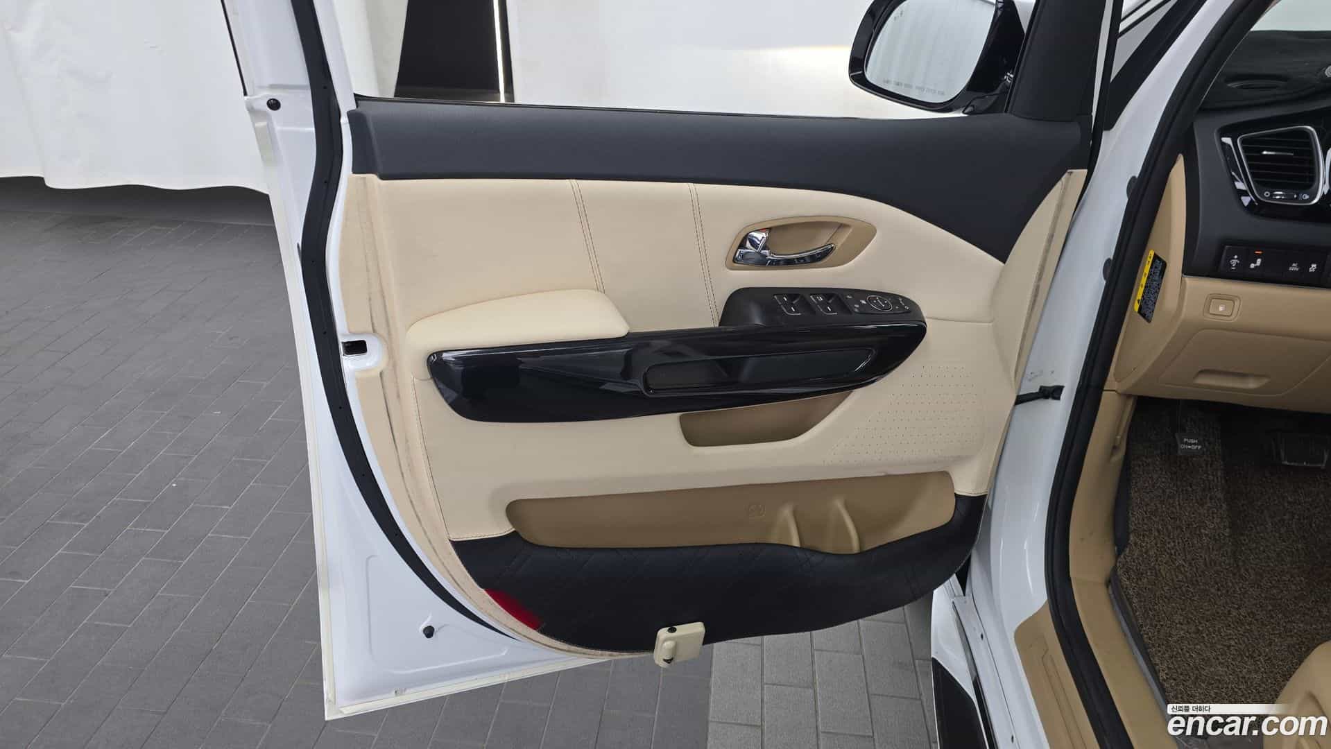 Canival Kia 2018.4-INNER-034