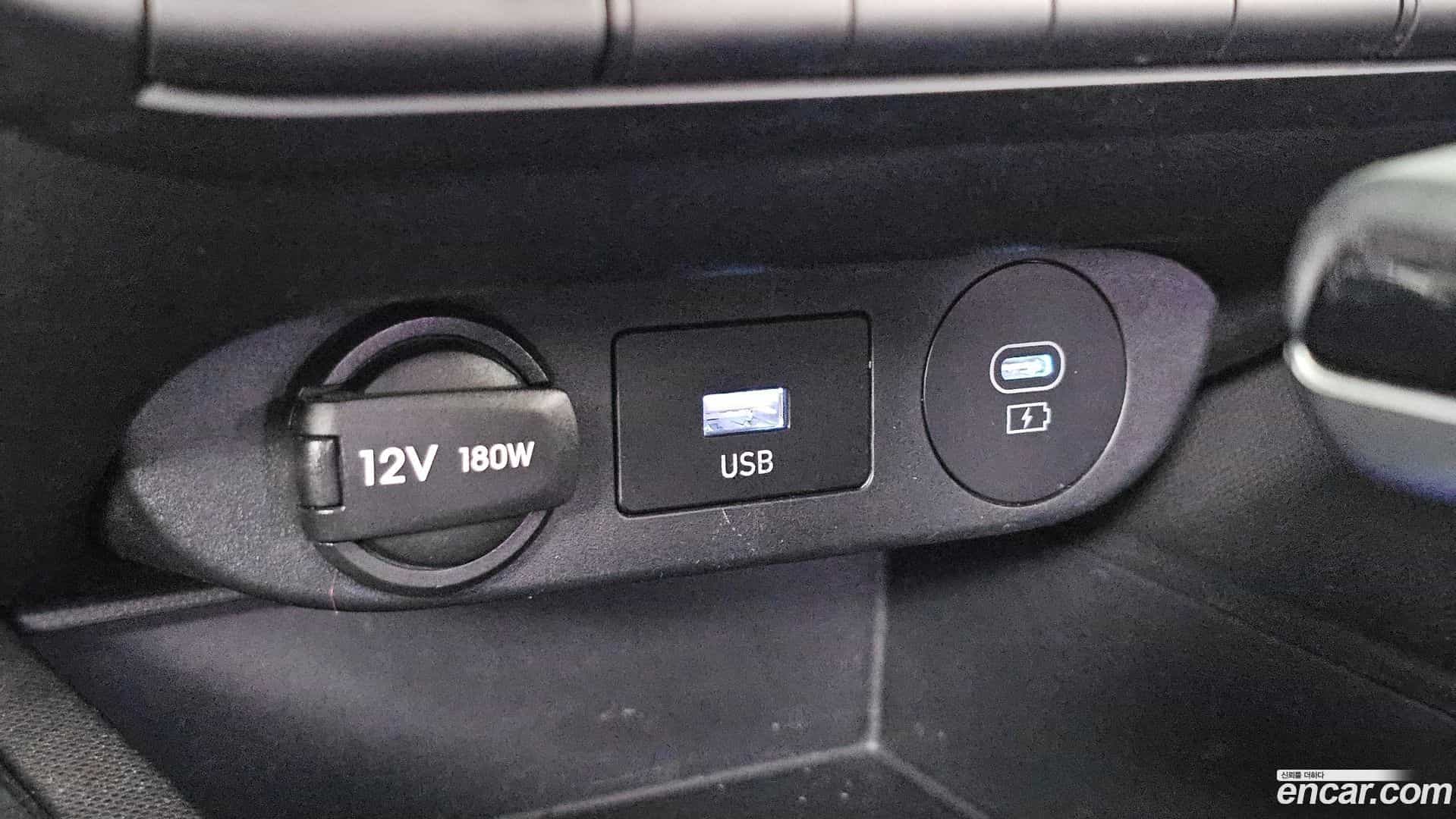 AVANTE Hyundai 2024.0-OPTION-045