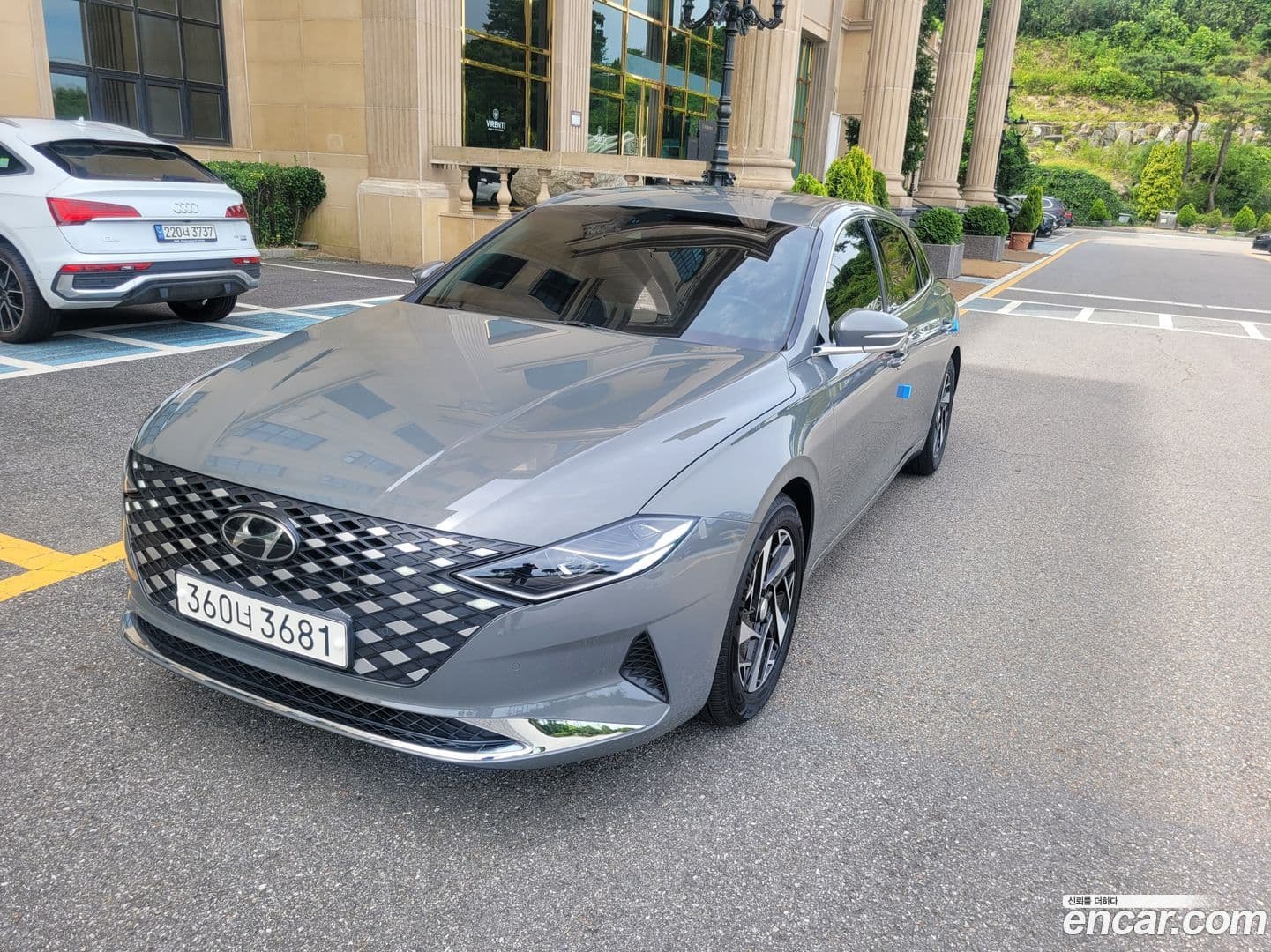 Main__Slider__Photo:Grandeur Hyundai 2020.6-0