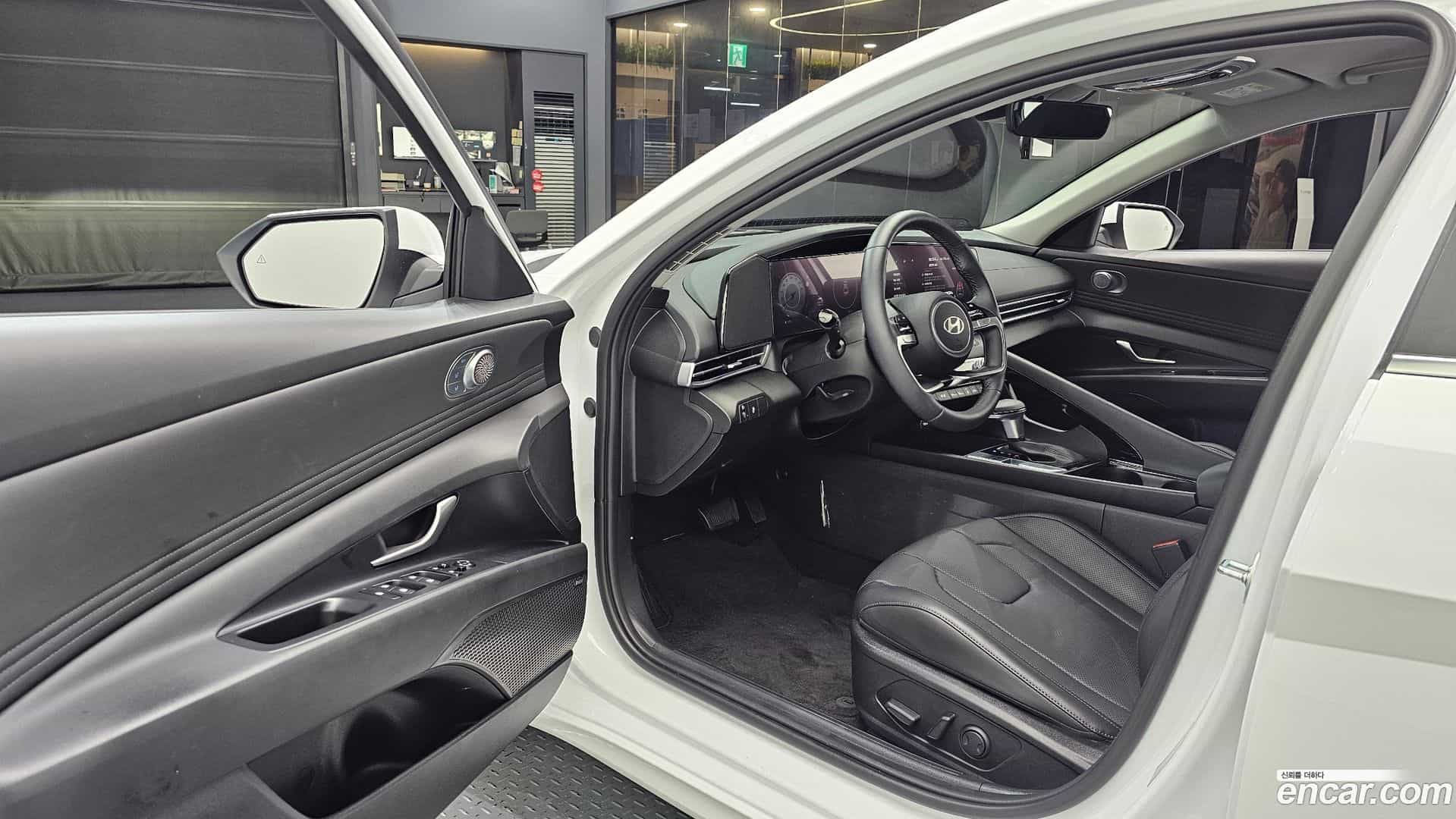AVANTE Hyundai 2025.1-INNER-010