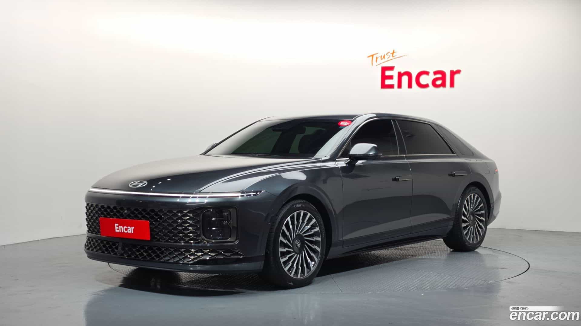 Grandeur Hyundai 2023.1-OUTER-001