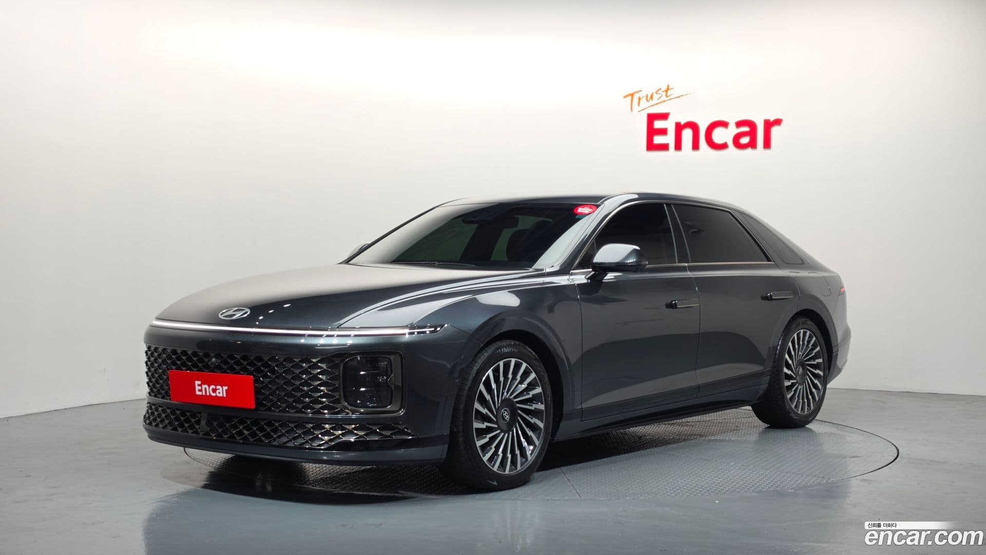 Main__Slider__Photo:Grandeur Hyundai 2023.1-0