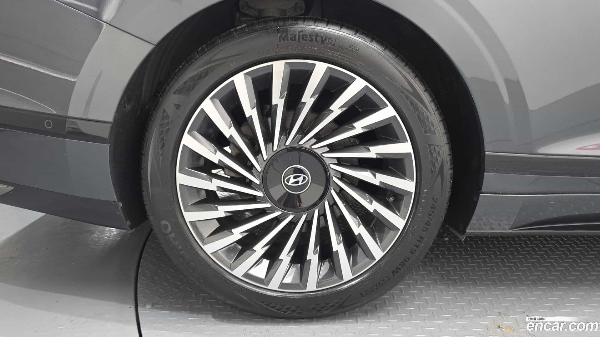 Grandeur Hyundai 2023.1-OUTER-005