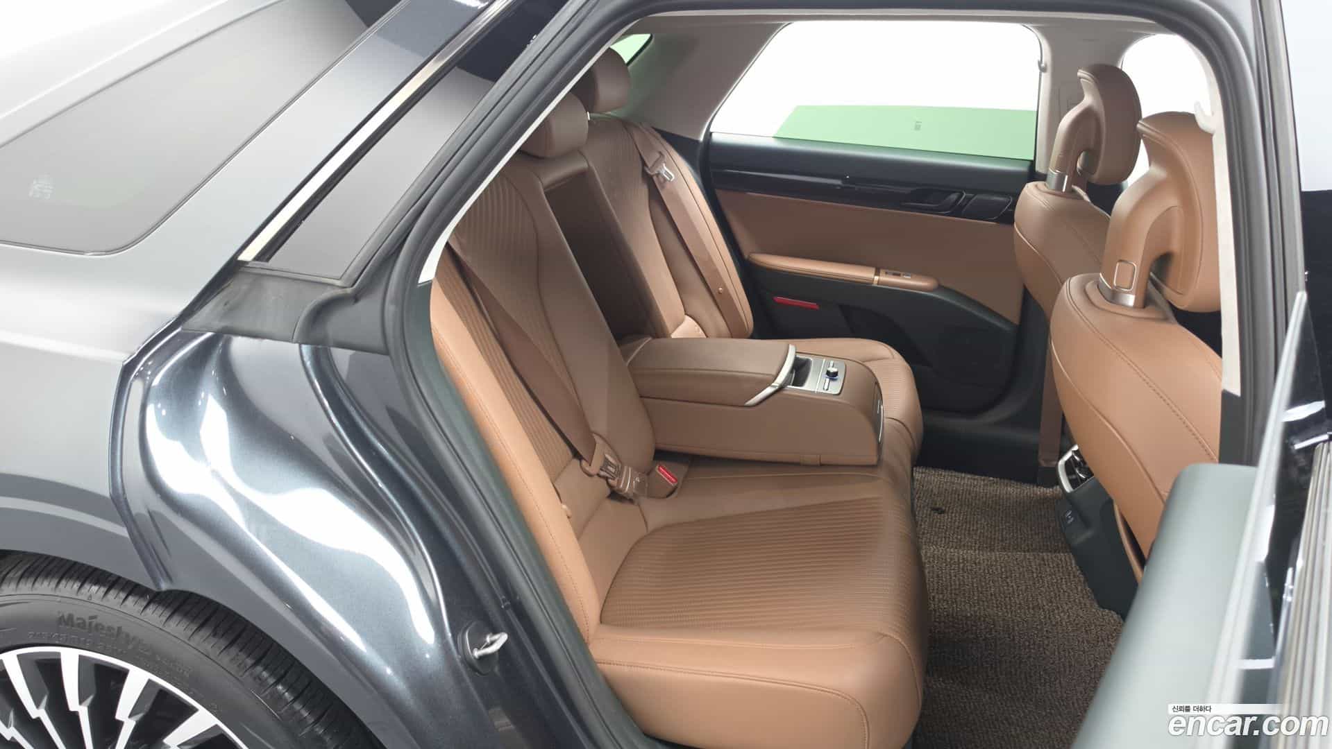Grandeur Hyundai 2023.1-OPTION-016