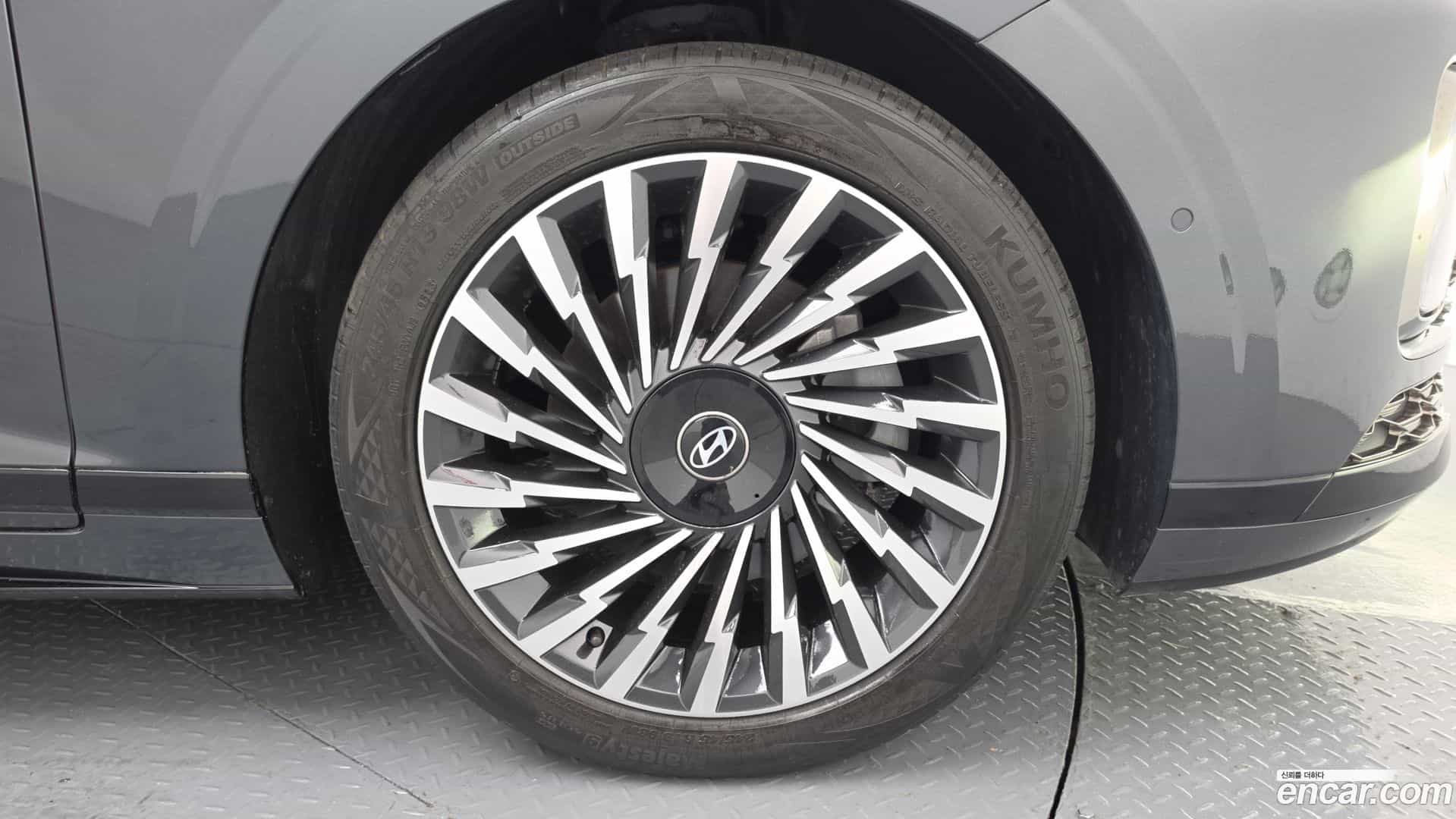 Grandeur Hyundai 2023.1-OUTER-031