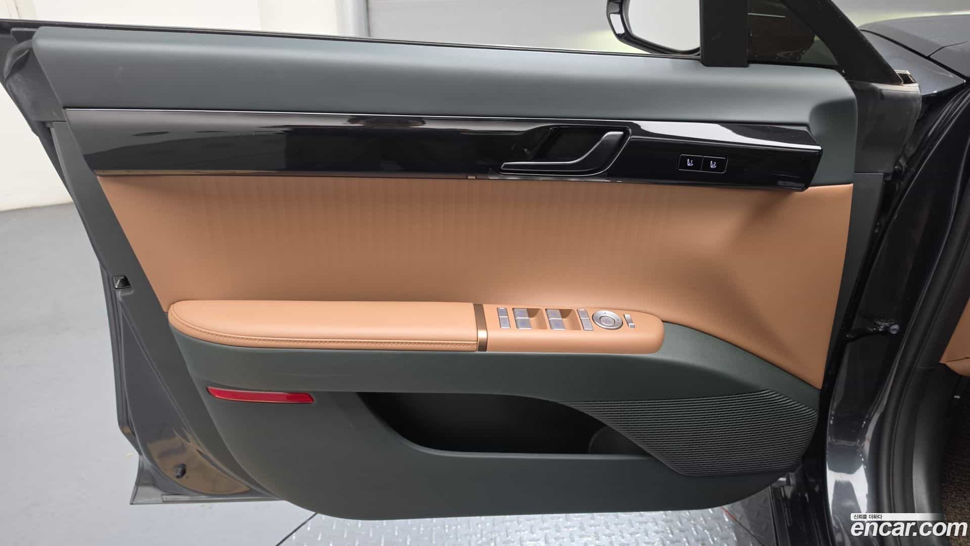 Grandeur Hyundai 2023.1-INNER-034