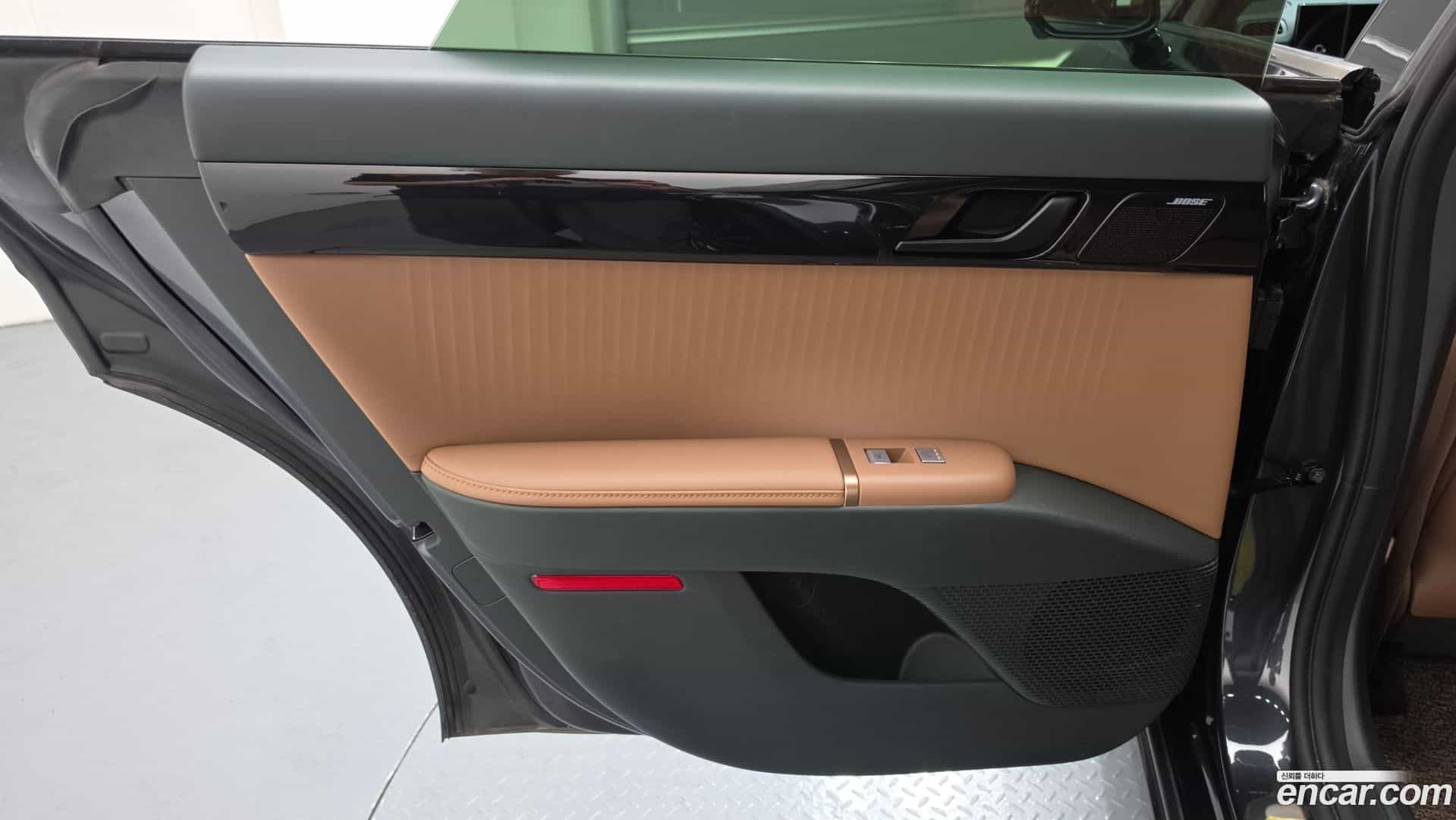Grandeur Hyundai 2023.1-INNER-035