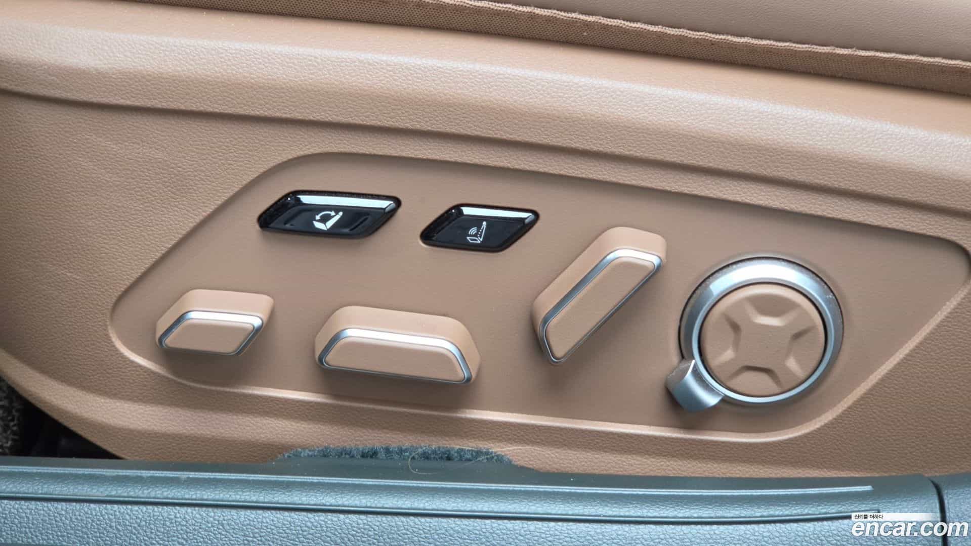 Grandeur Hyundai 2023.1-OPTION-044