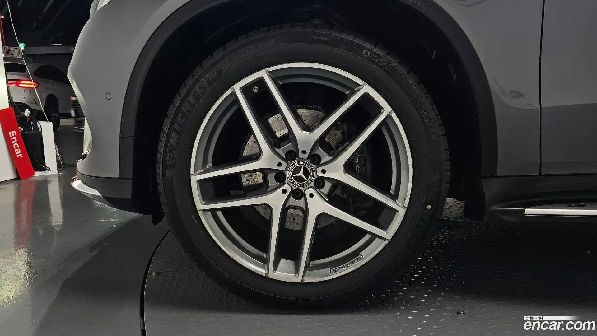 GLE-Class Mercedes-Benz 2017.4-OUTER-005